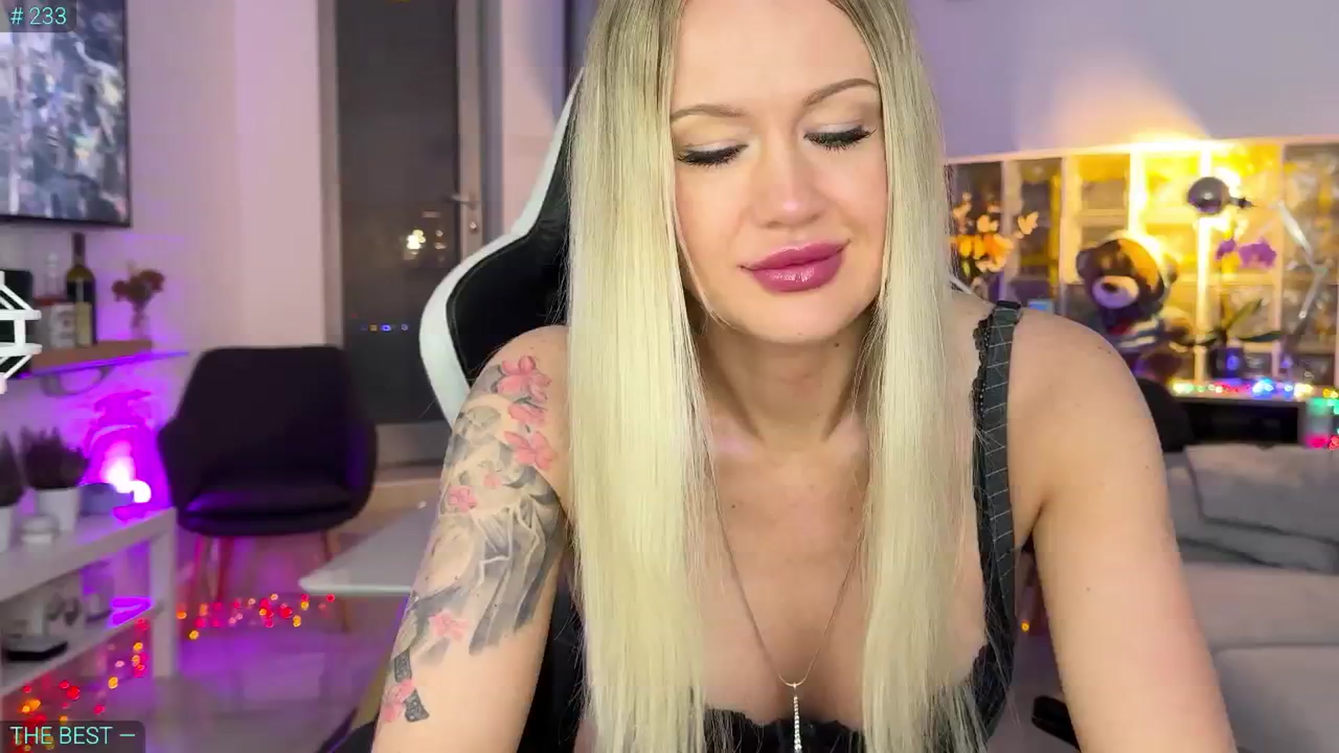 Gallery image thumbnail from AlexiAngel's myfreecams stream on, 05/27/2025, 06:56 image 5 of 20
