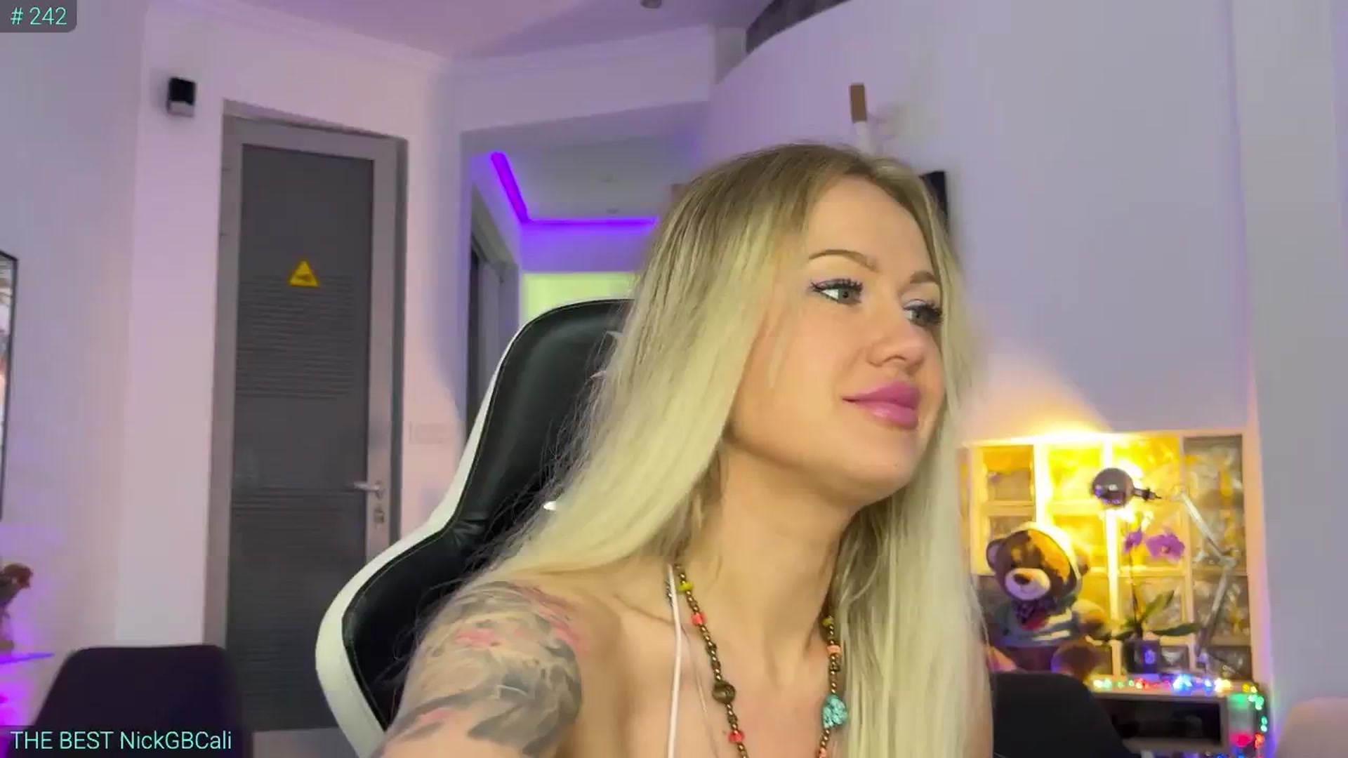 Gallery image thumbnail from AlexiAngel's myfreecams stream on, 05/28/2025, 05:16 image 20 of 20