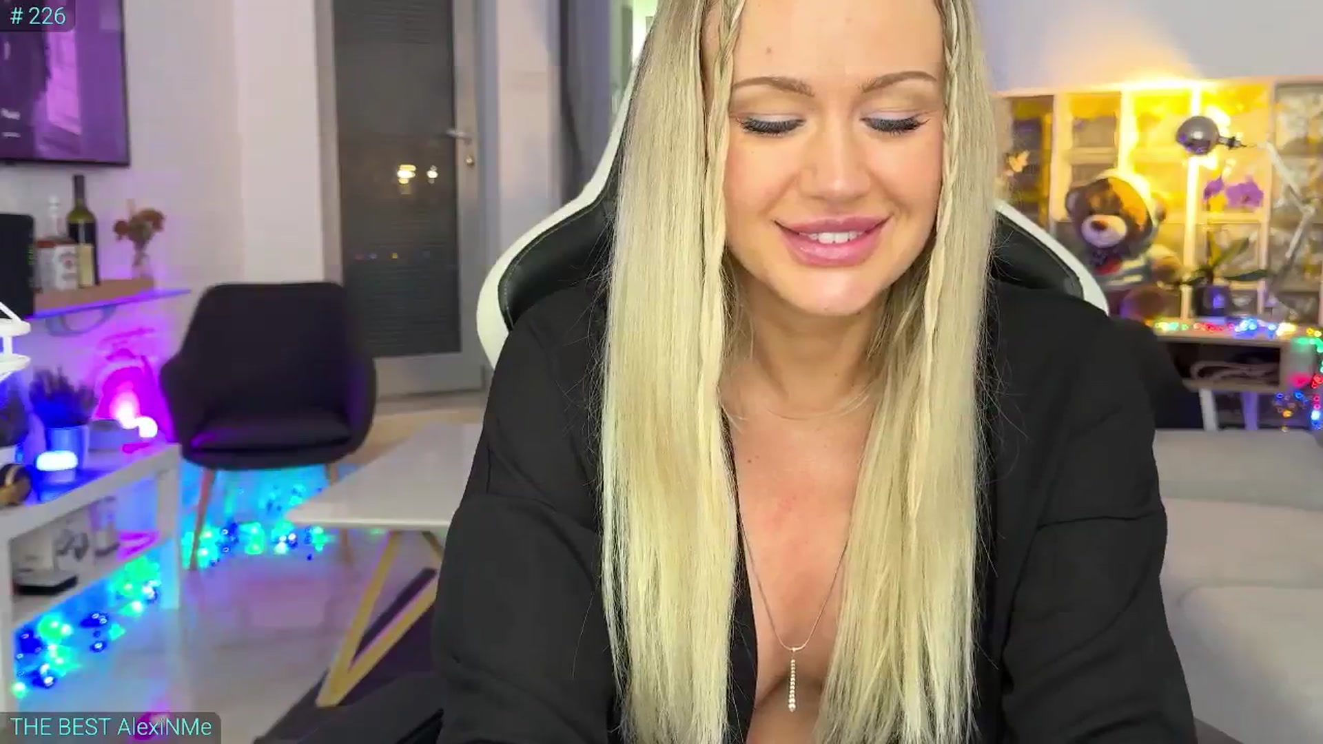 Gallery image thumbnail from AlexiAngel's myfreecams stream on, 05/30/2025, 07:05 image 12 of 20