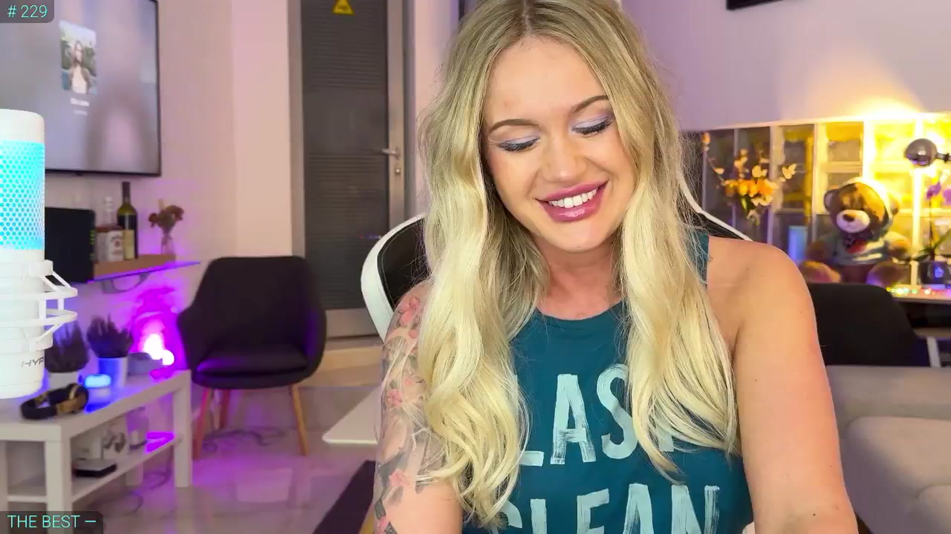 Gallery image thumbnail from AlexiAngel's myfreecams stream on, 05/31/2025, 16:24 image 5 of 20