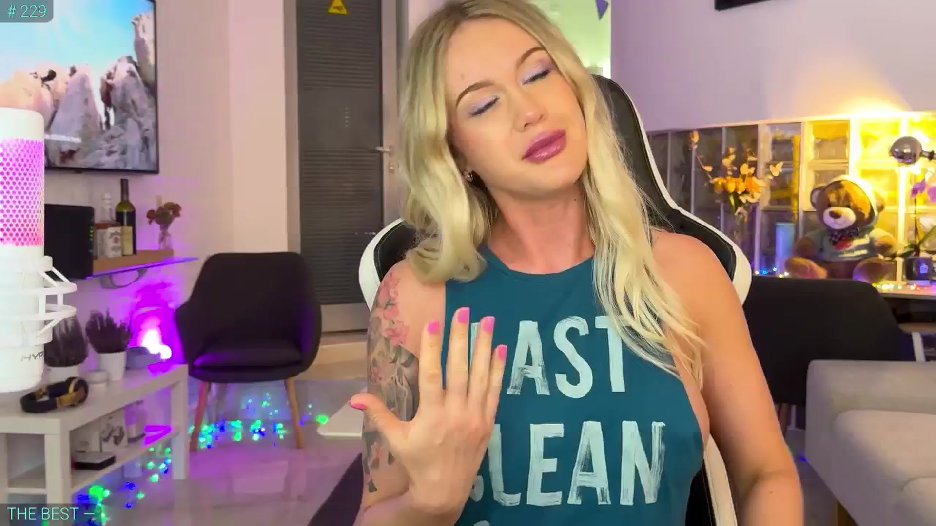 Gallery image thumbnail from AlexiAngel's myfreecams stream on, 05/31/2025, 16:24 image 9 of 20