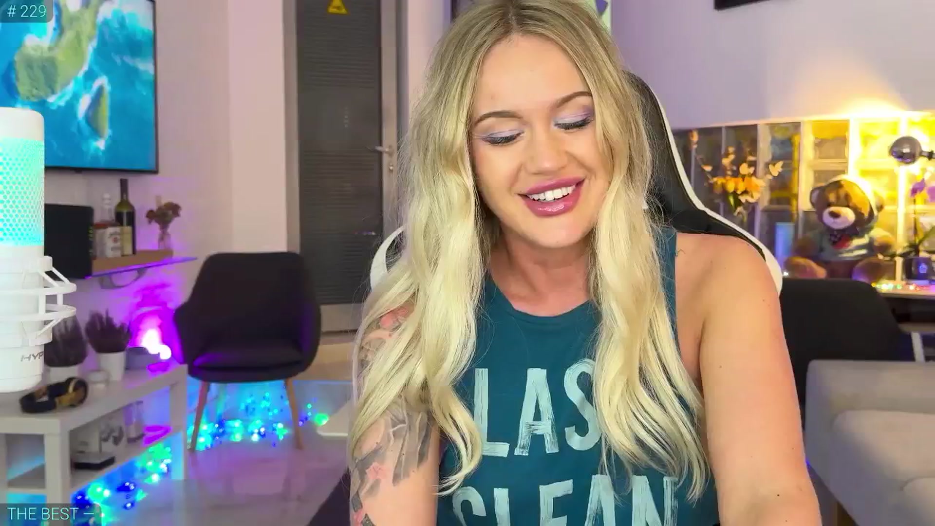 Gallery image thumbnail from AlexiAngel's myfreecams stream on, 05/31/2025, 16:24 image 13 of 20