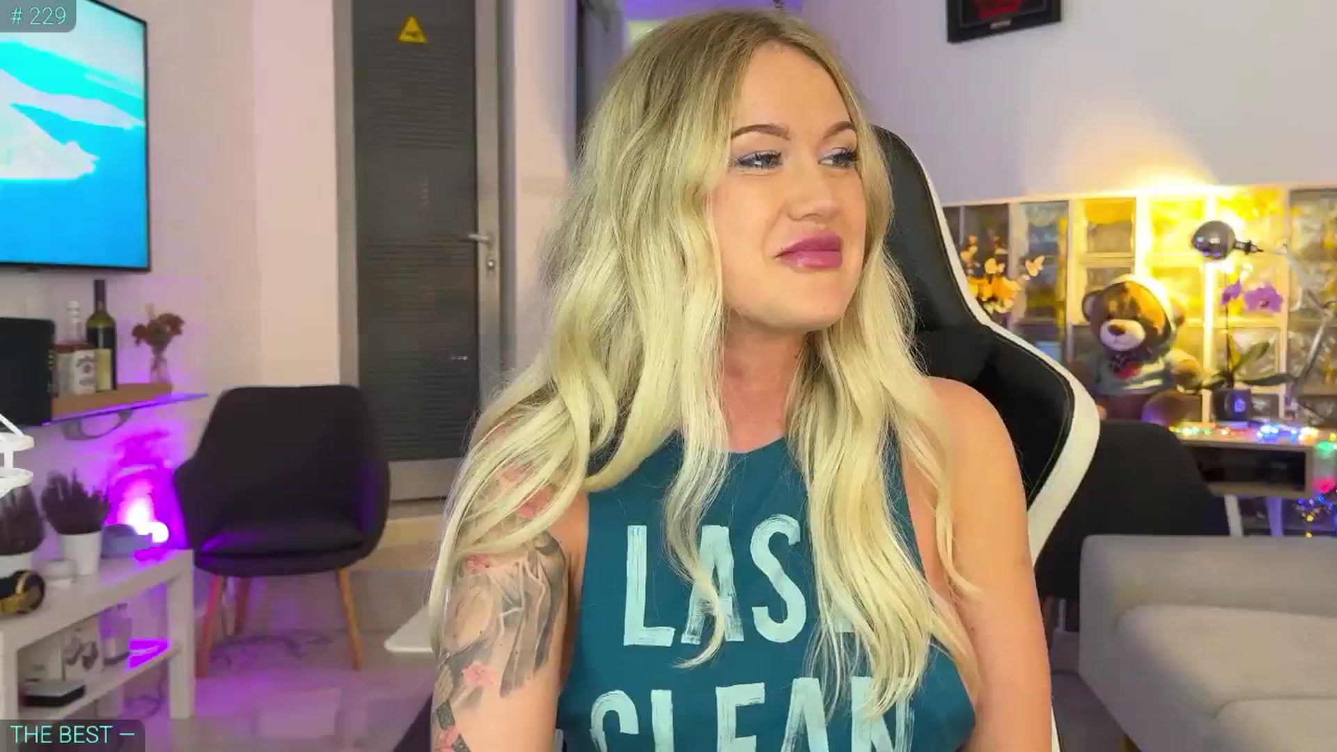 Gallery image thumbnail from AlexiAngel's myfreecams stream on, 05/31/2025, 16:24 image 18 of 20