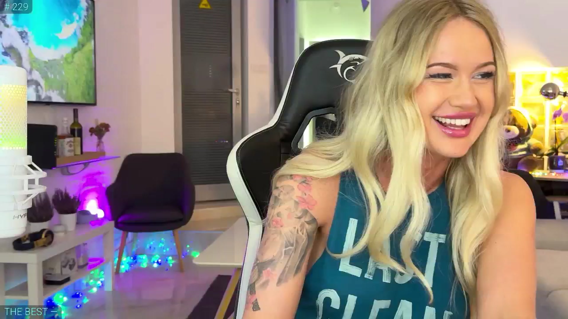 Gallery image thumbnail from AlexiAngel's myfreecams stream on, 05/31/2025, 16:24 image 11 of 20