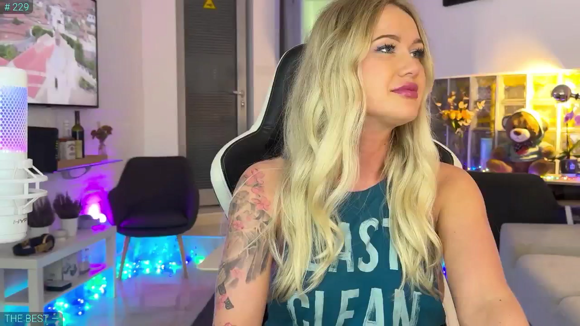 Gallery image thumbnail from AlexiAngel's myfreecams stream on, 05/31/2025, 16:24 image 7 of 20