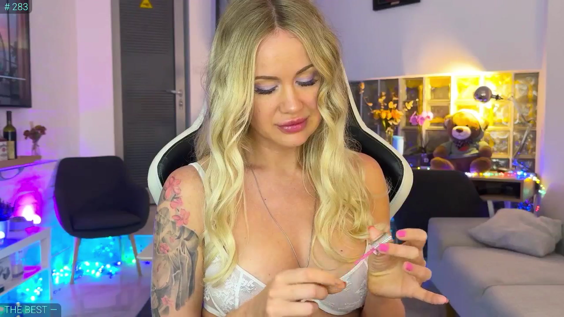 Gallery image thumbnail from AlexiAngel's myfreecams stream on, 06/03/2025, 06:42 image 2 of 20