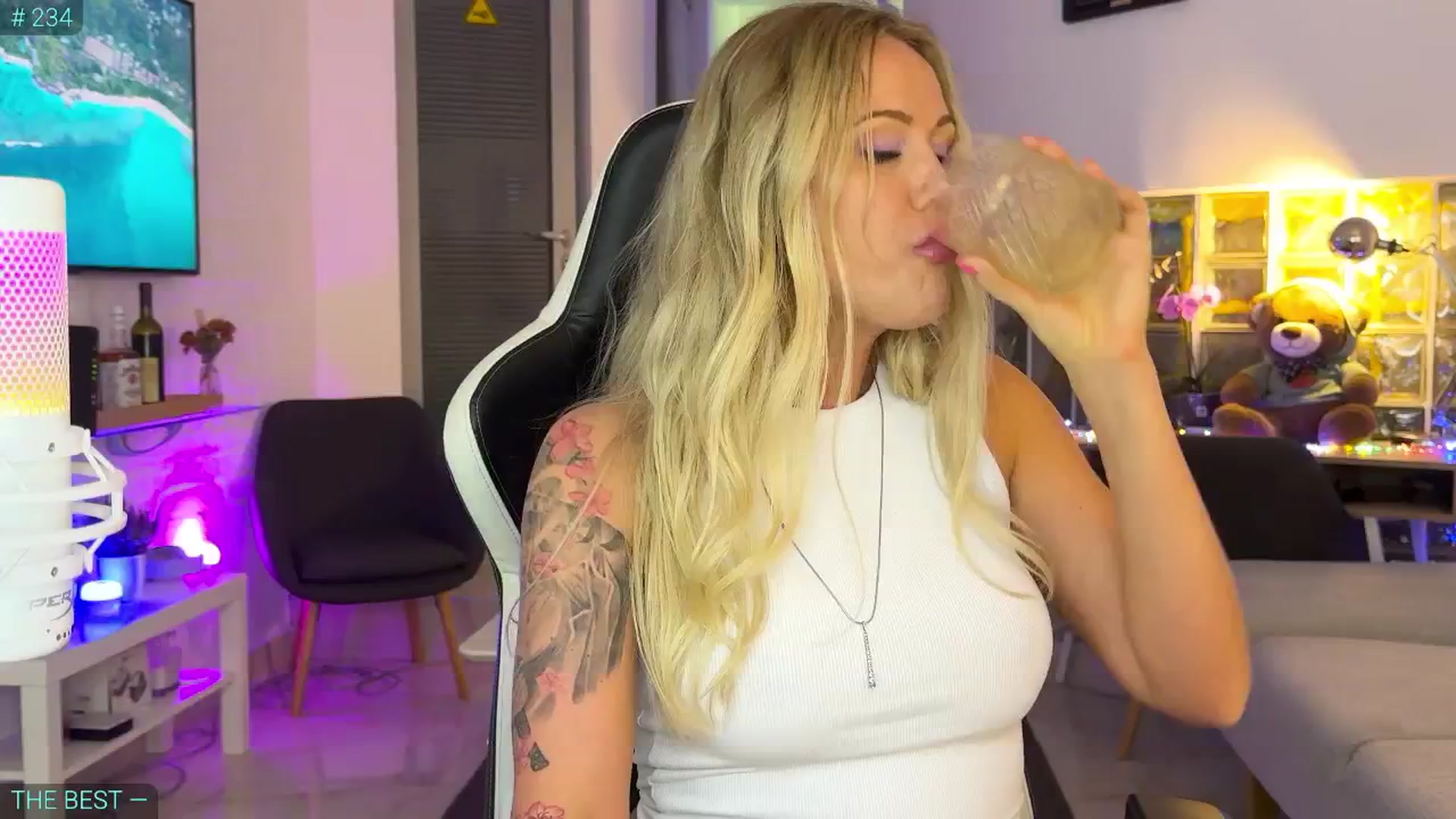 Gallery image thumbnail from AlexiAngel's myfreecams stream on, 06/04/2025, 17:47 image 9 of 20