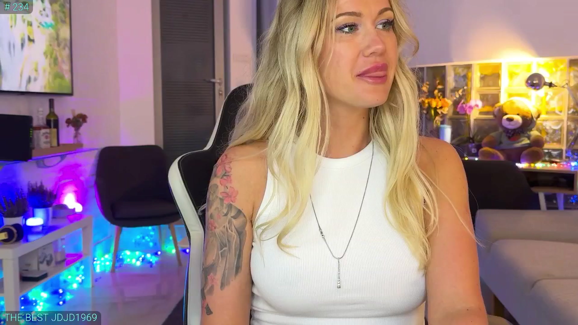 Gallery image thumbnail from AlexiAngel's myfreecams stream on, 06/04/2025, 17:47 image 19 of 20