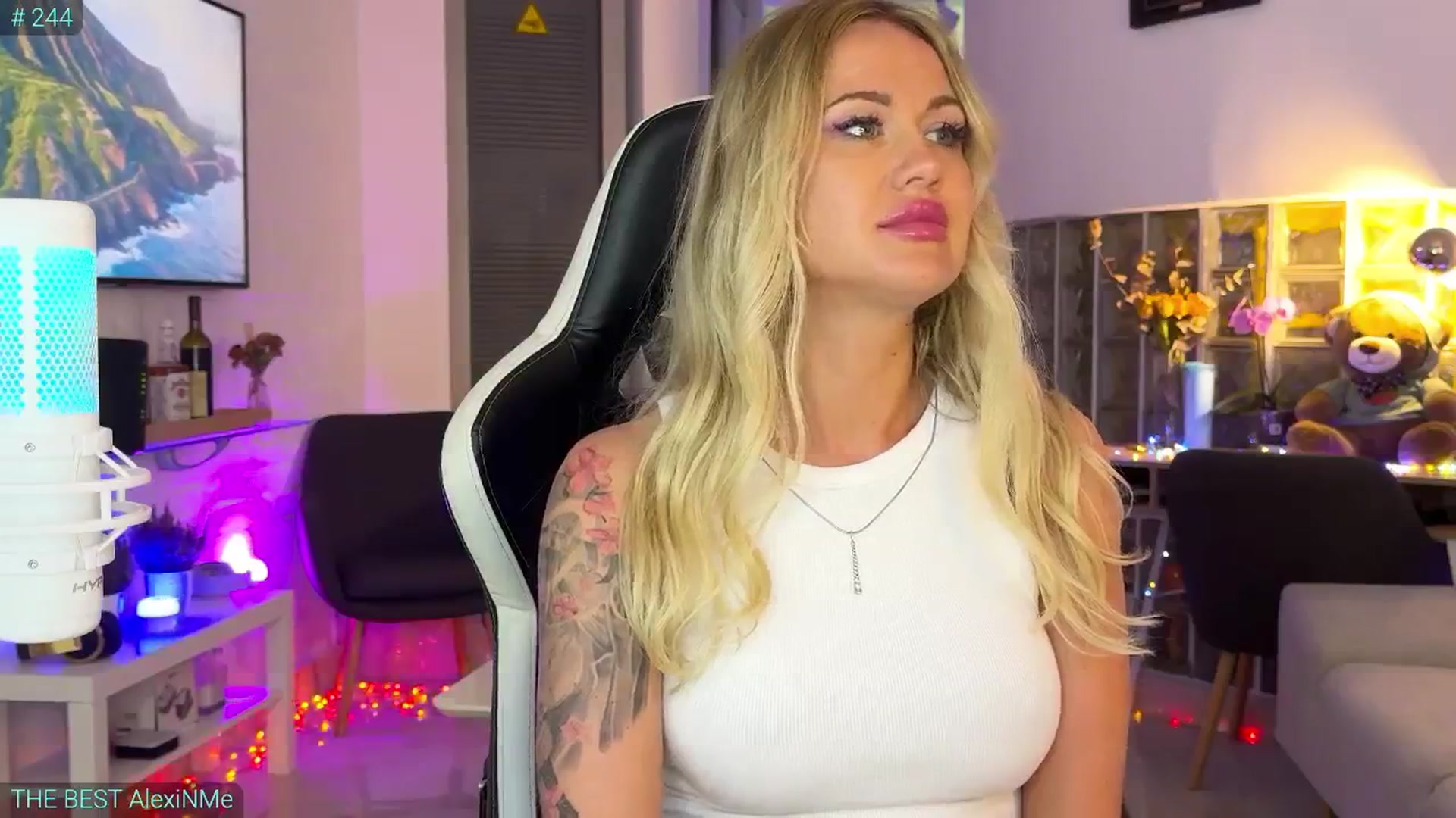 Gallery image thumbnail from AlexiAngel's myfreecams stream on, 06/05/2025, 17:17 image 19 of 20