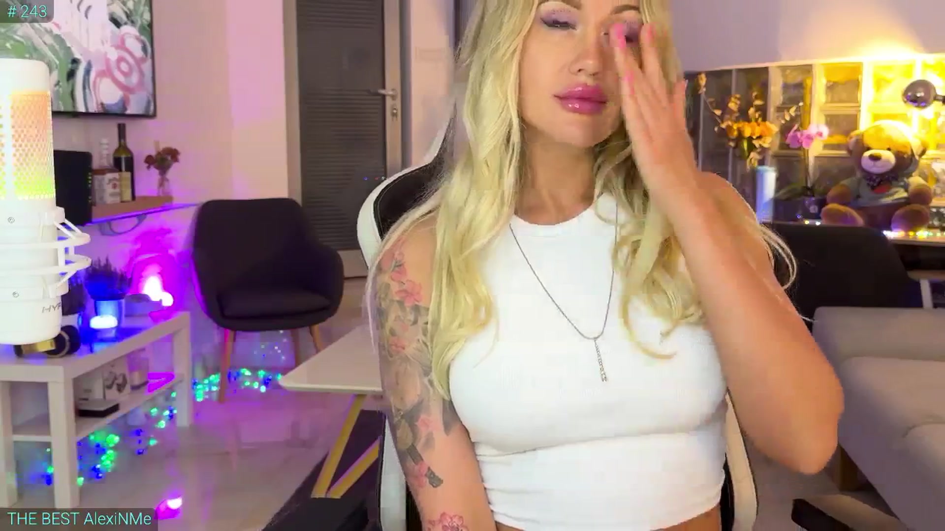 Gallery image thumbnail from AlexiAngel's myfreecams stream on, 06/05/2025, 17:17 image 10 of 20