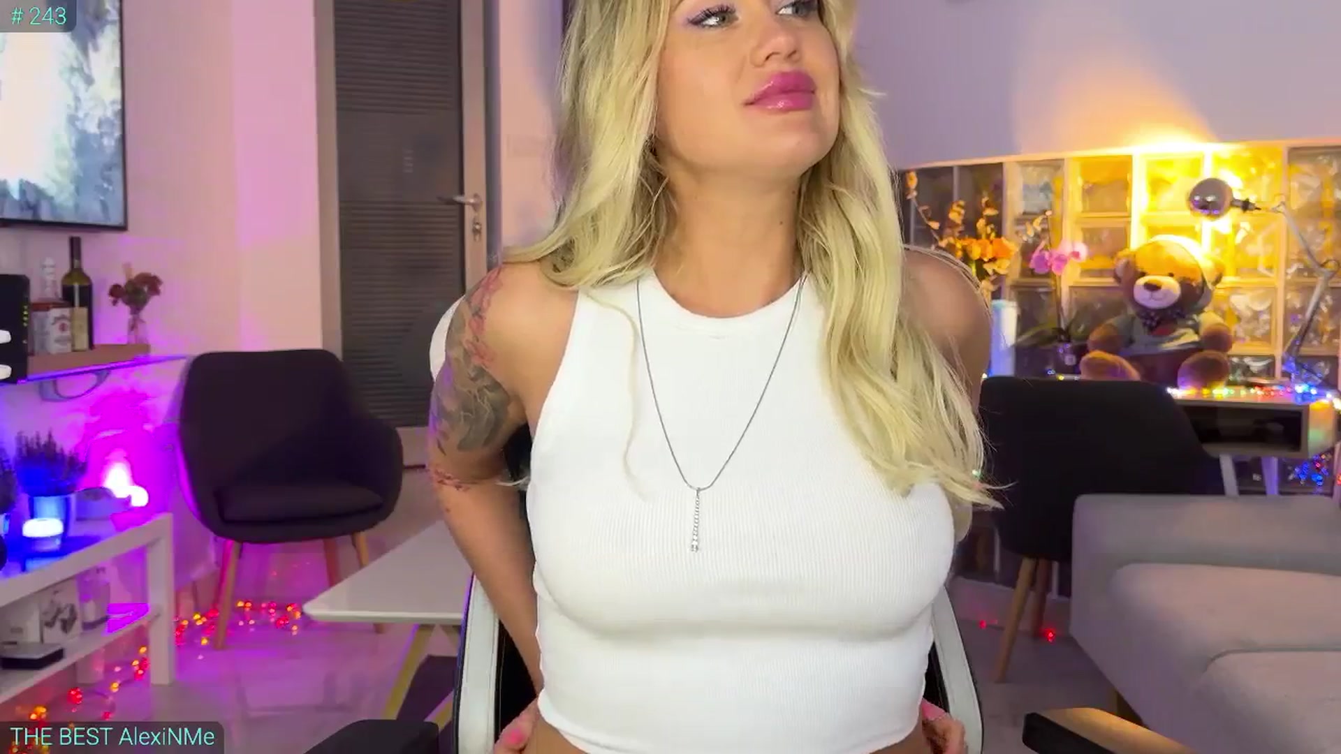 Gallery image thumbnail from AlexiAngel's myfreecams stream on, 06/05/2025, 17:17 image 8 of 20
