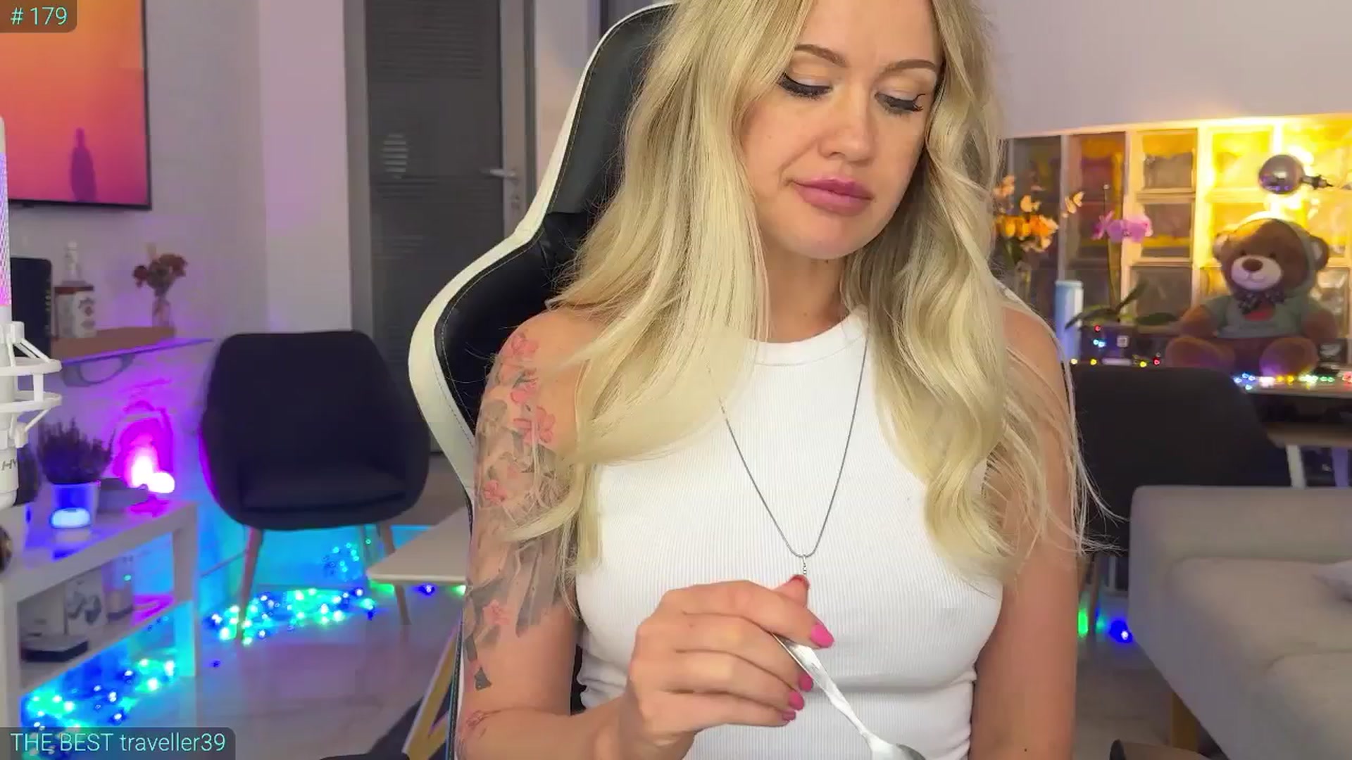 Gallery image thumbnail from AlexiAngel's myfreecams stream on, 06/13/2025, 07:20 image 18 of 20