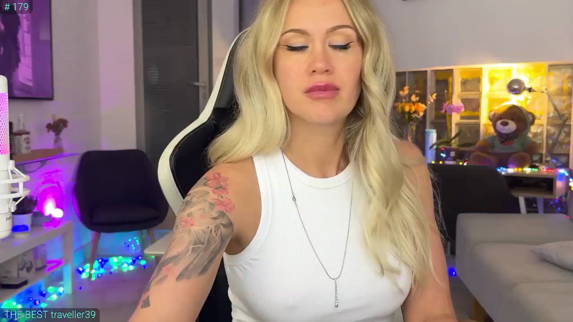 Gallery image thumbnail from AlexiAngel's myfreecams stream on, 06/13/2025, 07:20 image 13 of 20