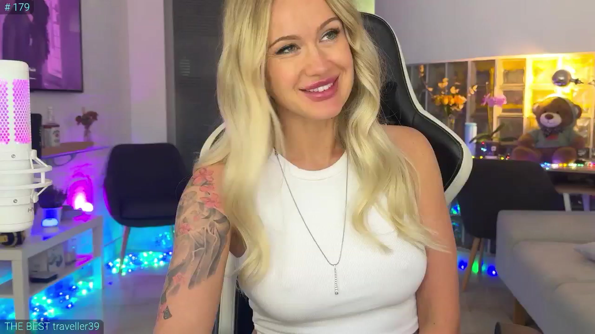 Gallery image thumbnail from AlexiAngel's myfreecams stream on, 06/13/2025, 07:20 image 7 of 20