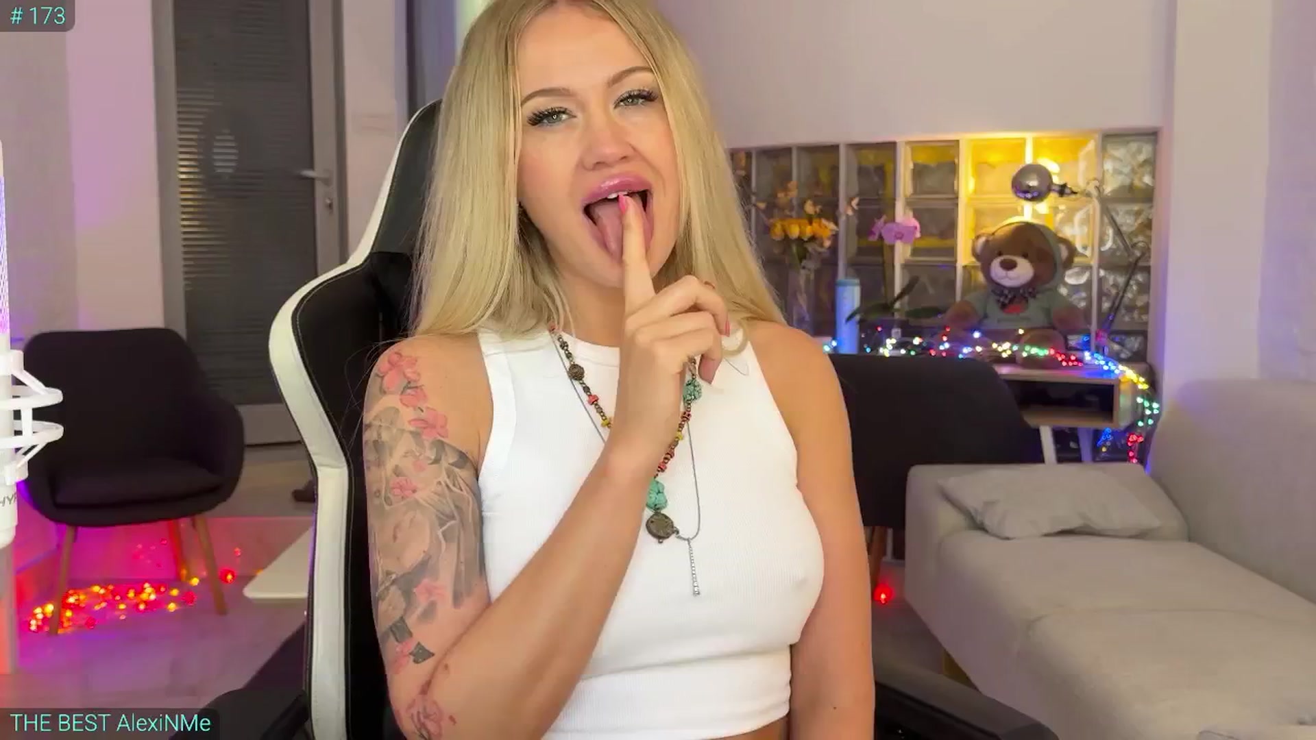 Gallery image thumbnail from AlexiAngel's myfreecams stream on, 06/15/2025, 07:12 image 5 of 20