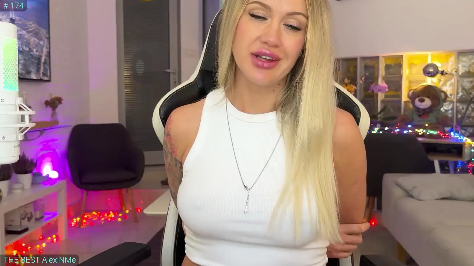 Gallery image thumbnail from AlexiAngel's myfreecams stream on, 06/15/2025, 07:12 image 15 of 20