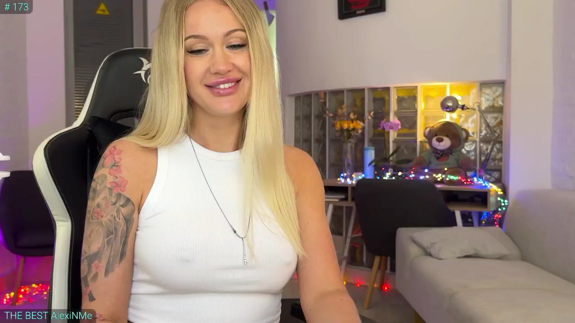 Gallery image thumbnail from AlexiAngel's myfreecams stream on, 06/15/2025, 07:12 image 10 of 20