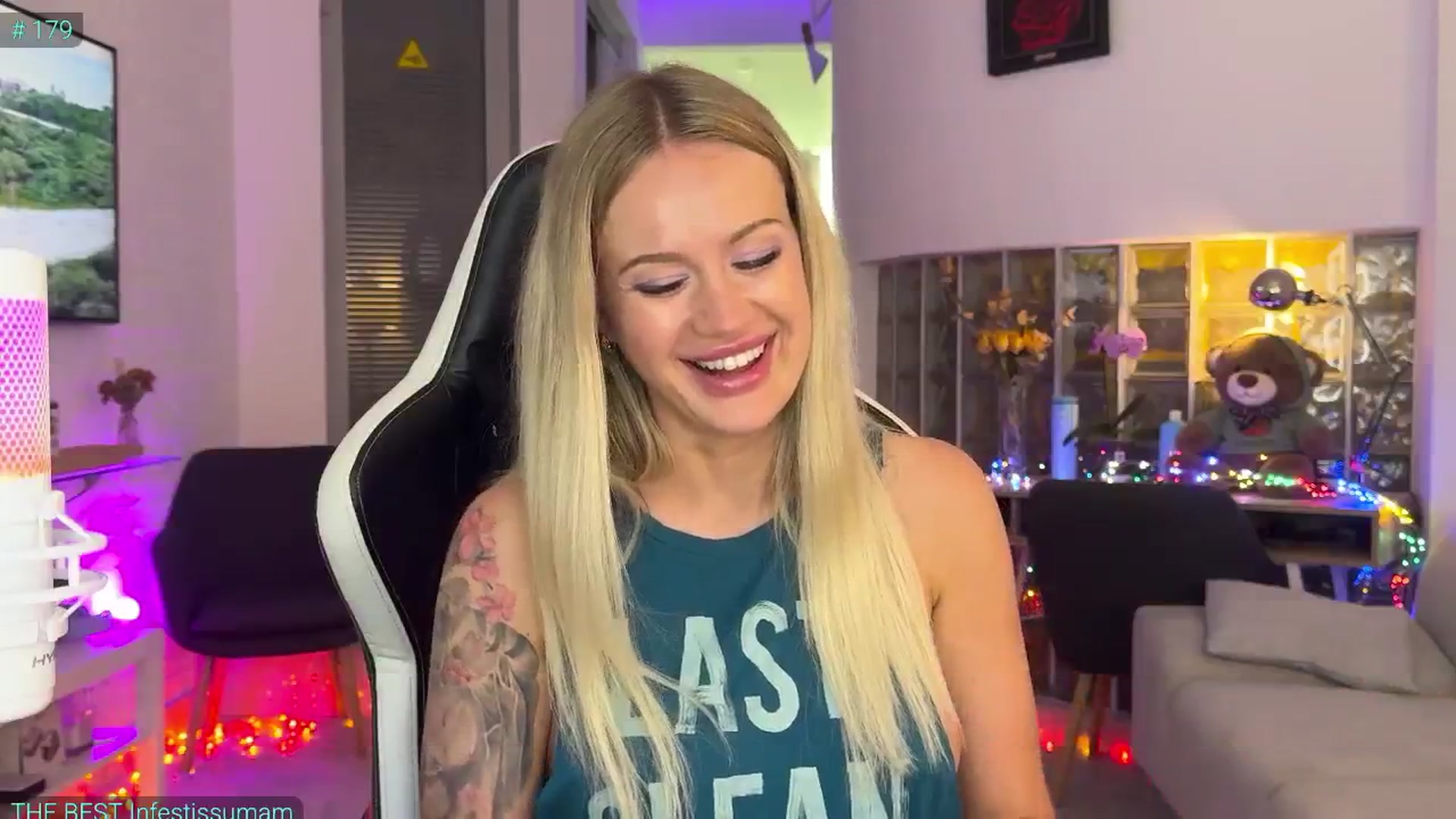 Gallery image thumbnail from AlexiAngel's myfreecams stream on, 06/15/2025, 18:12 image 4 of 20