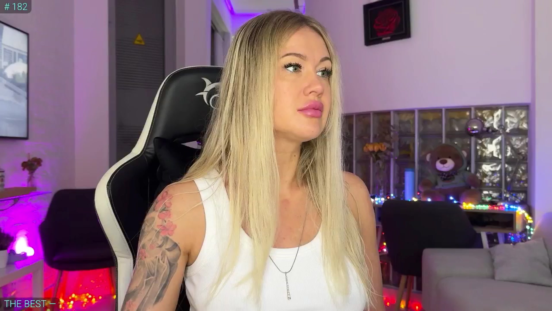 Gallery image thumbnail from AlexiAngel's myfreecams stream on, 06/24/2025, 05:45 image 1 of 20