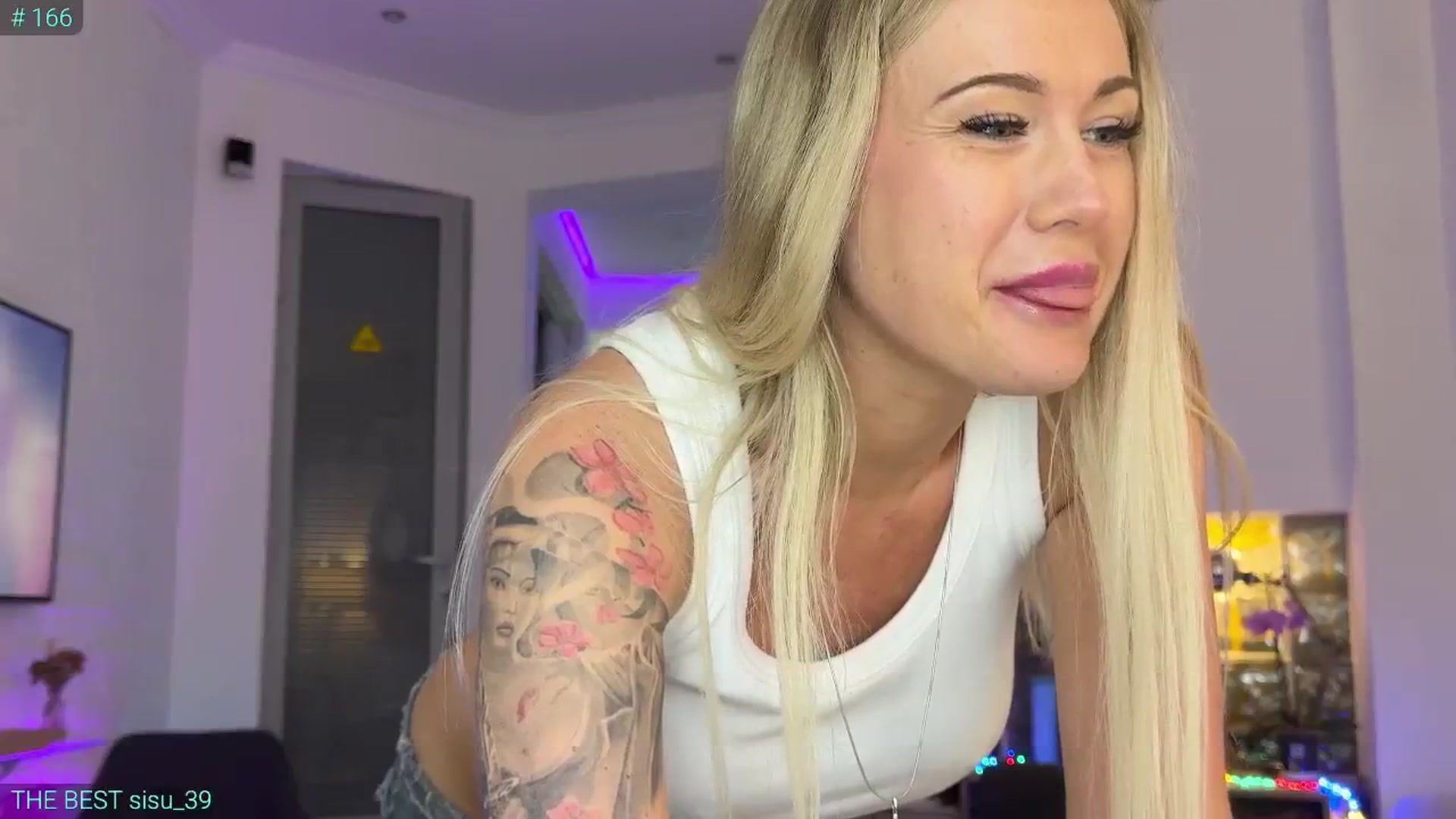 Gallery image thumbnail from AlexiAngel's myfreecams stream on, 06/26/2025, 19:01 image 3 of 20