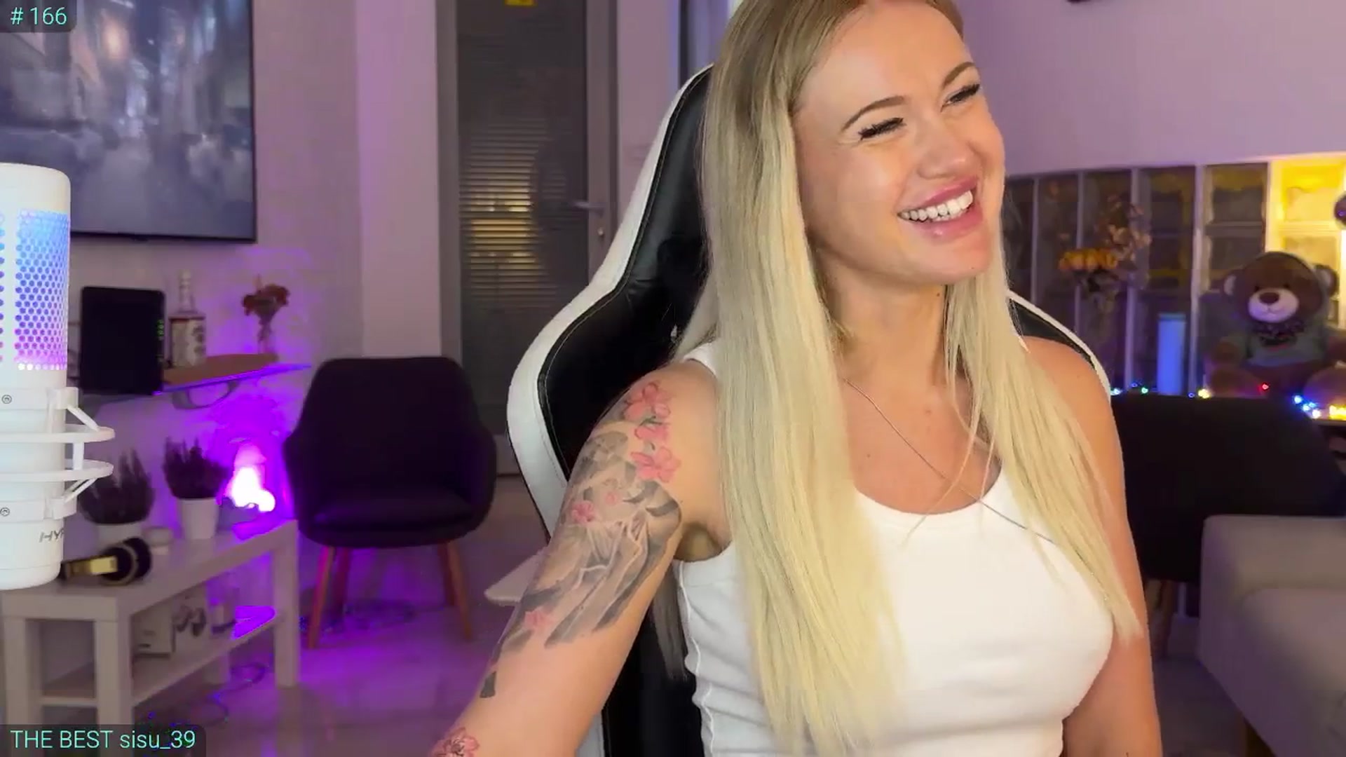 Gallery image thumbnail from AlexiAngel's myfreecams stream on, 06/26/2025, 19:01 image 12 of 20