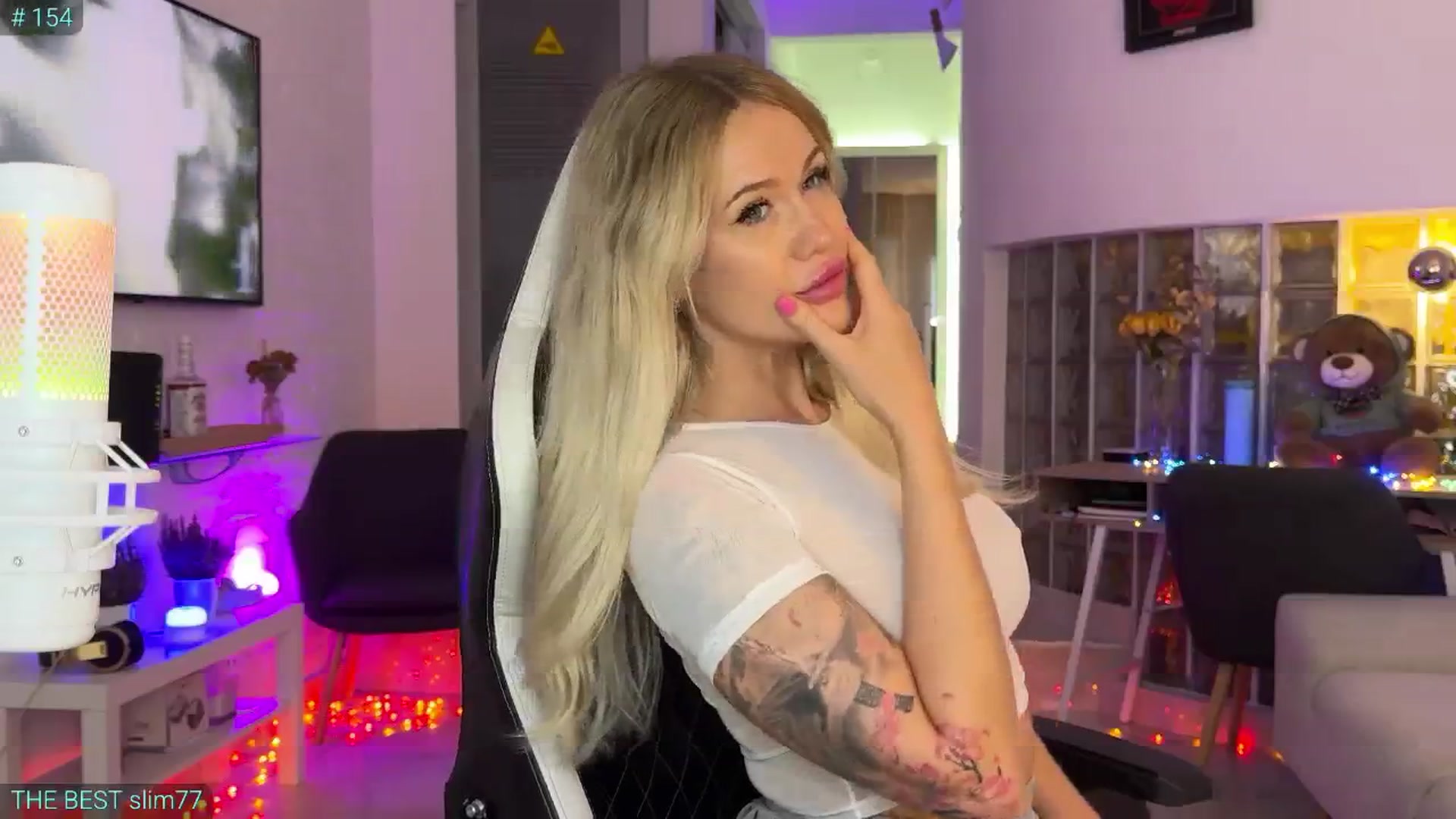 Gallery image thumbnail from AlexiAngel's myfreecams stream on, 06/27/2025, 18:38 image 10 of 20