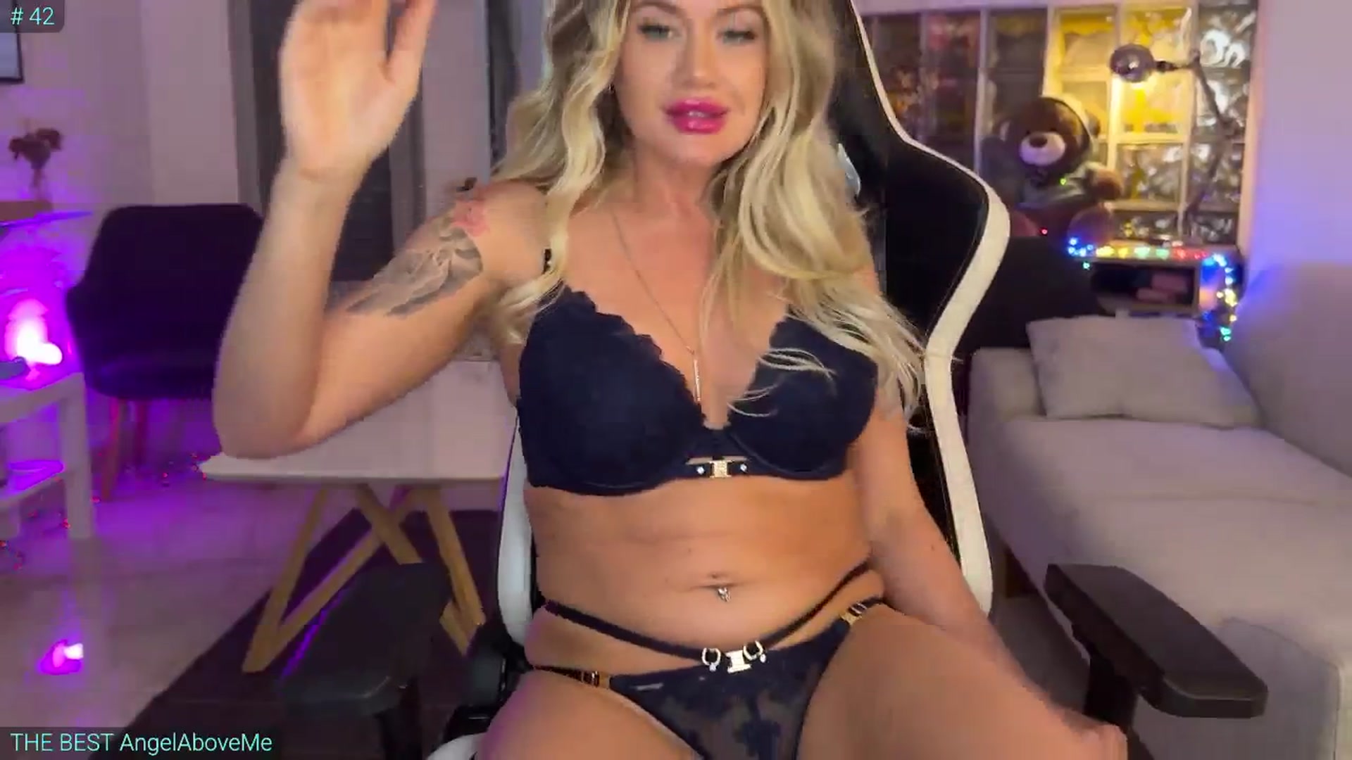 Gallery image thumbnail from AlexiAngel's myfreecams stream on, 07/06/2025, 18:14 image 3 of 20