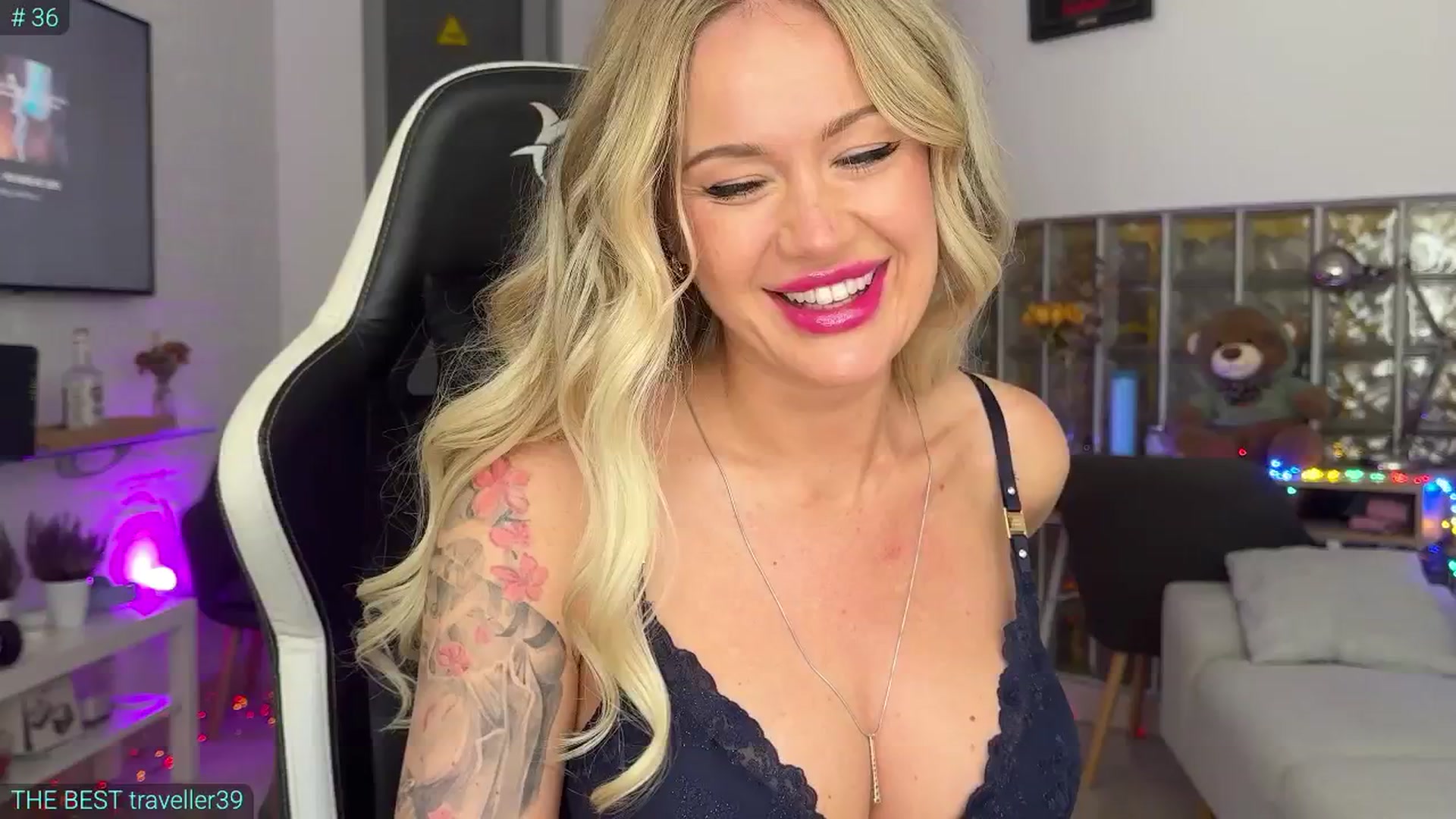 Gallery image thumbnail from AlexiAngel's myfreecams stream on, 07/07/2025, 06:28 image 18 of 20