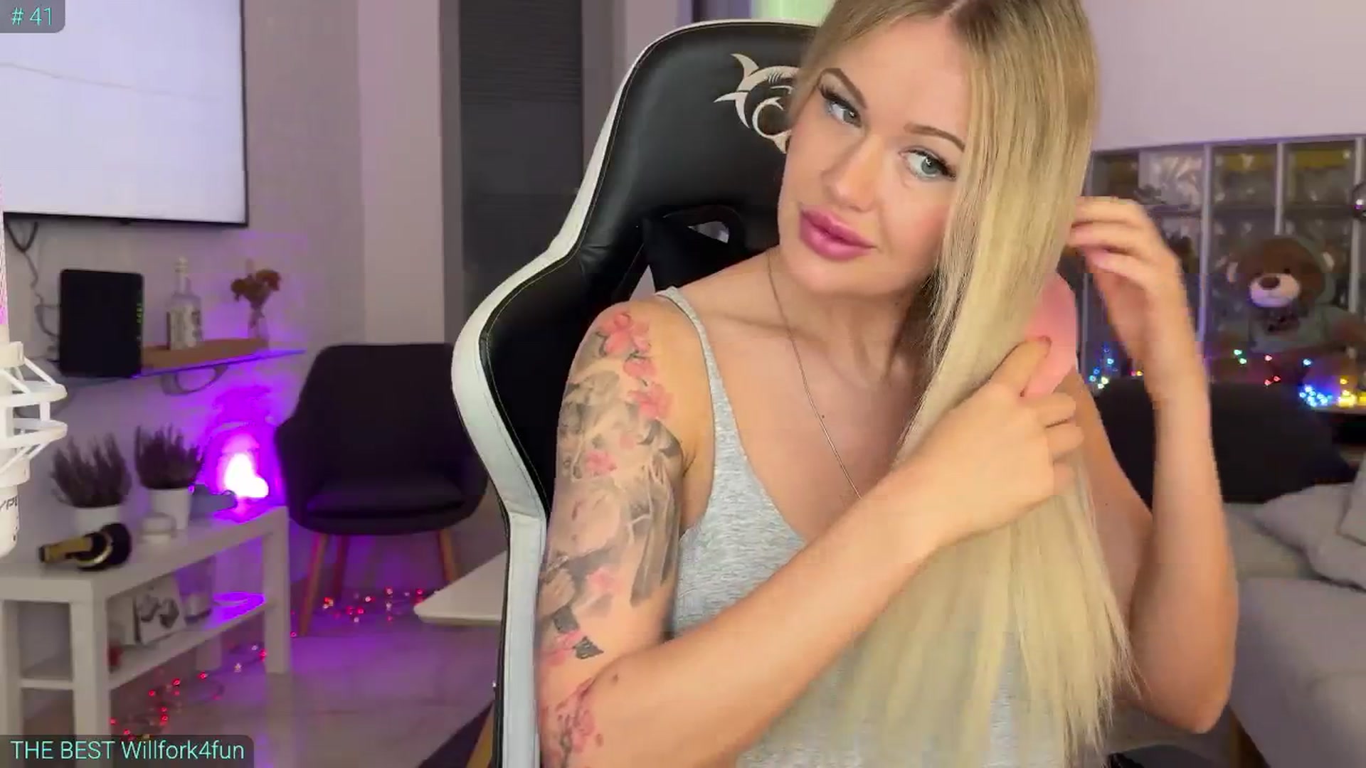 Gallery image thumbnail from AlexiAngel's myfreecams stream on, 07/09/2025, 07:08 image 10 of 20