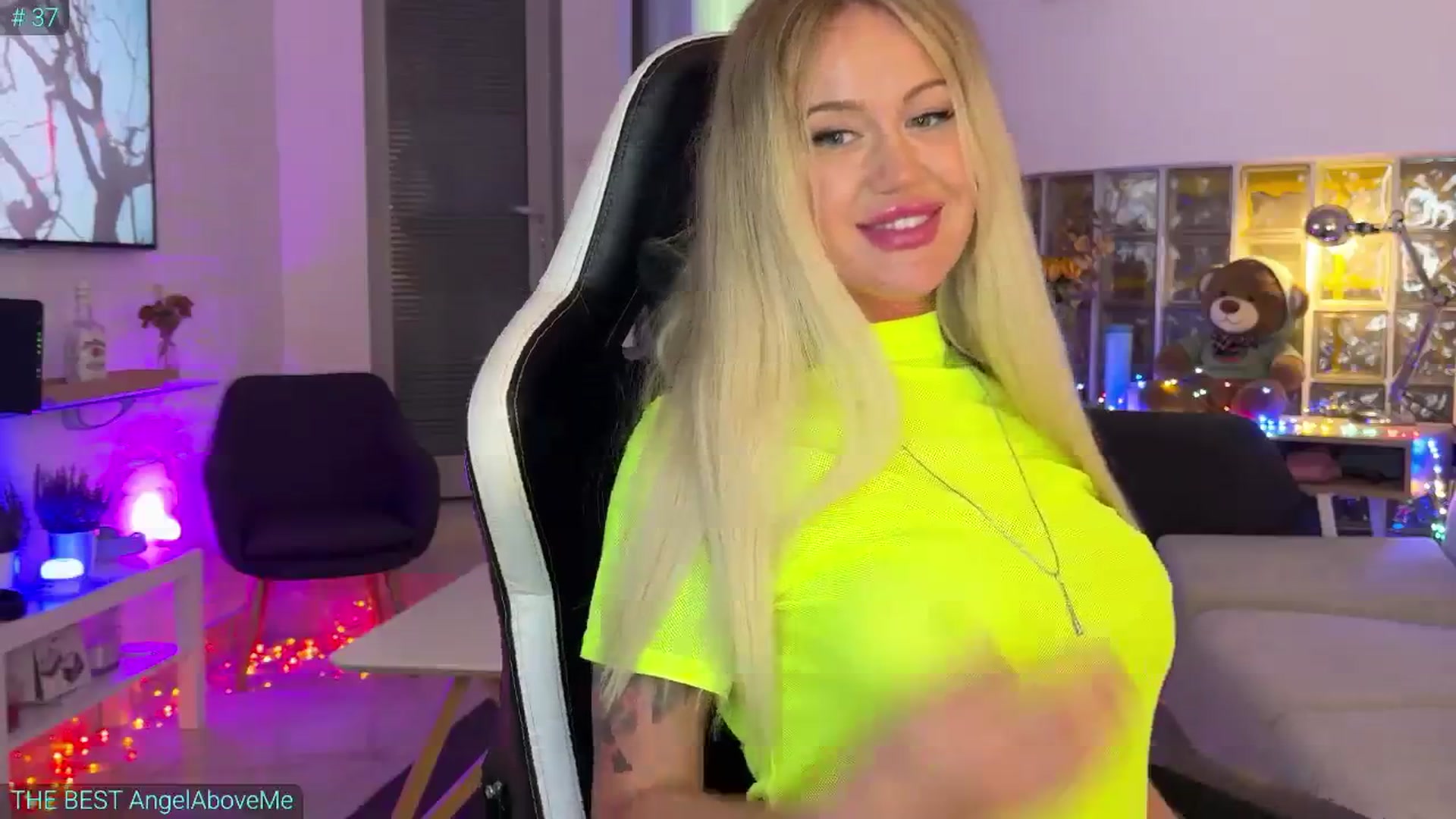 Gallery image thumbnail from AlexiAngel's myfreecams stream on, 07/10/2025, 18:02 image 20 of 20