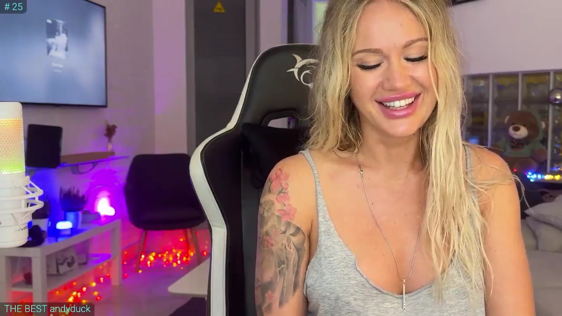 Gallery image thumbnail from AlexiAngel's myfreecams stream on, 07/20/2025, 06:54 image 6 of 20