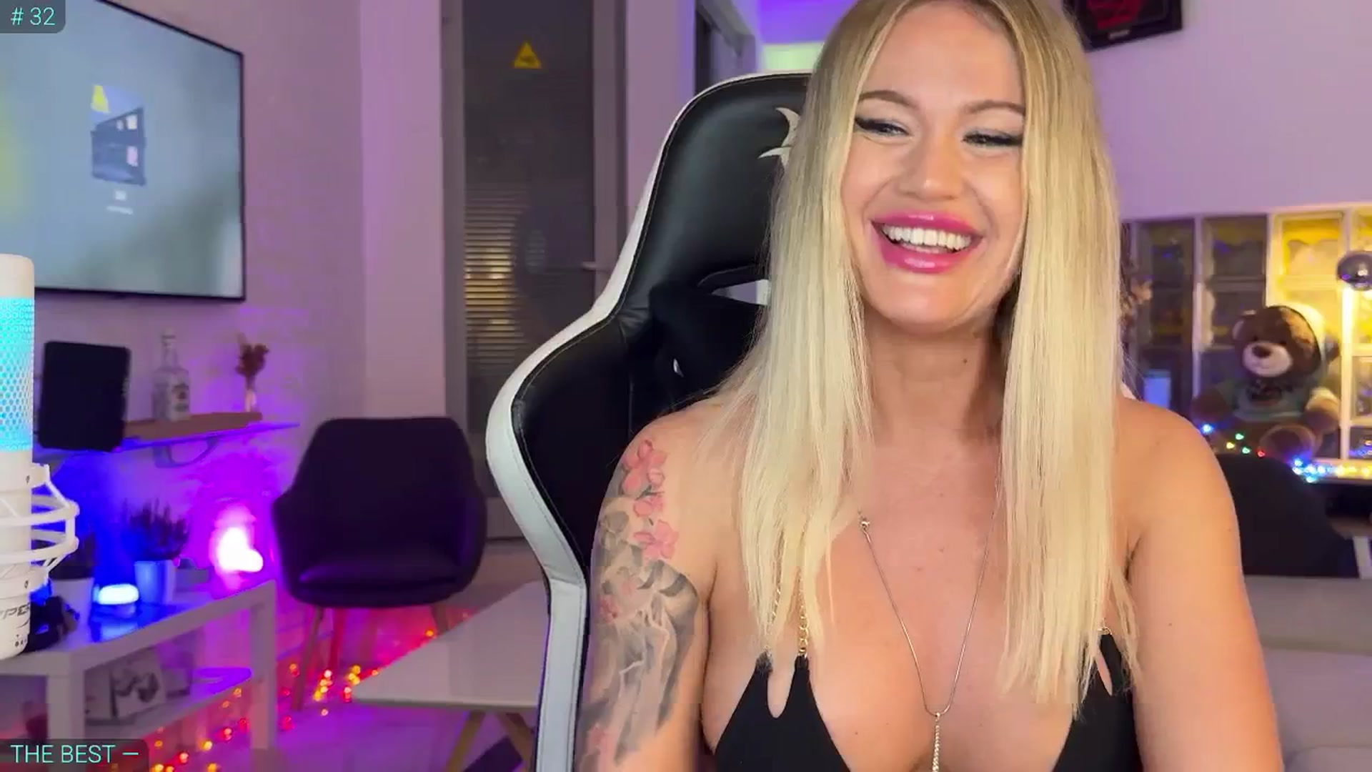 Gallery image thumbnail from AlexiAngel's myfreecams stream on, 07/24/2025, 18:03 image 14 of 20