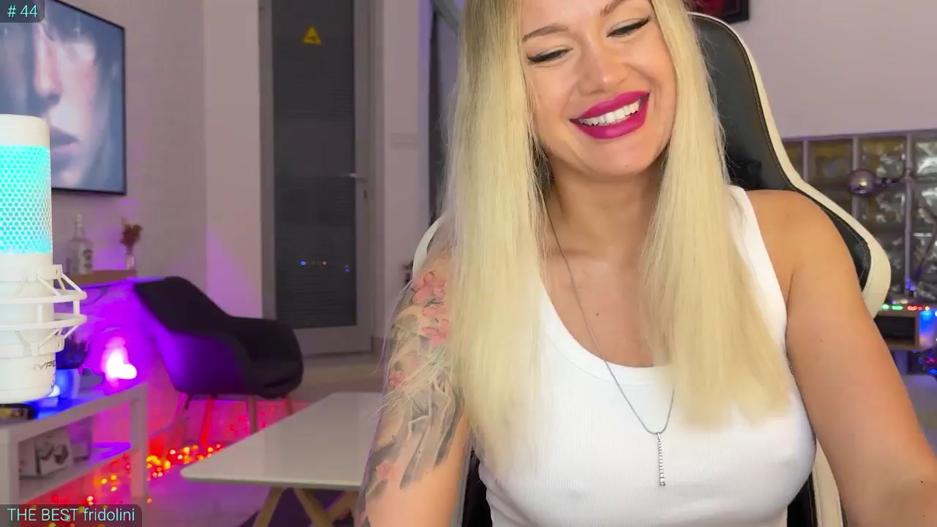 Gallery image thumbnail from AlexiAngel's myfreecams stream on, 08/01/2025, 05:51 image 16 of 20