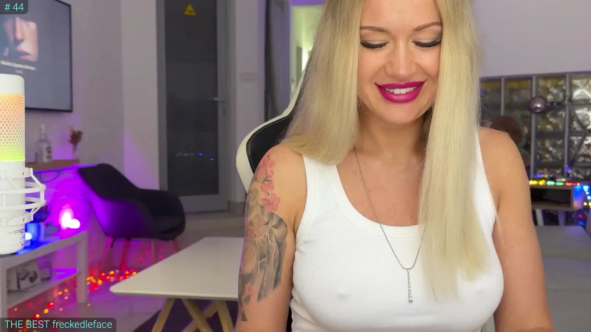 Gallery image thumbnail from AlexiAngel's myfreecams stream on, 08/01/2025, 06:49 image 10 of 20