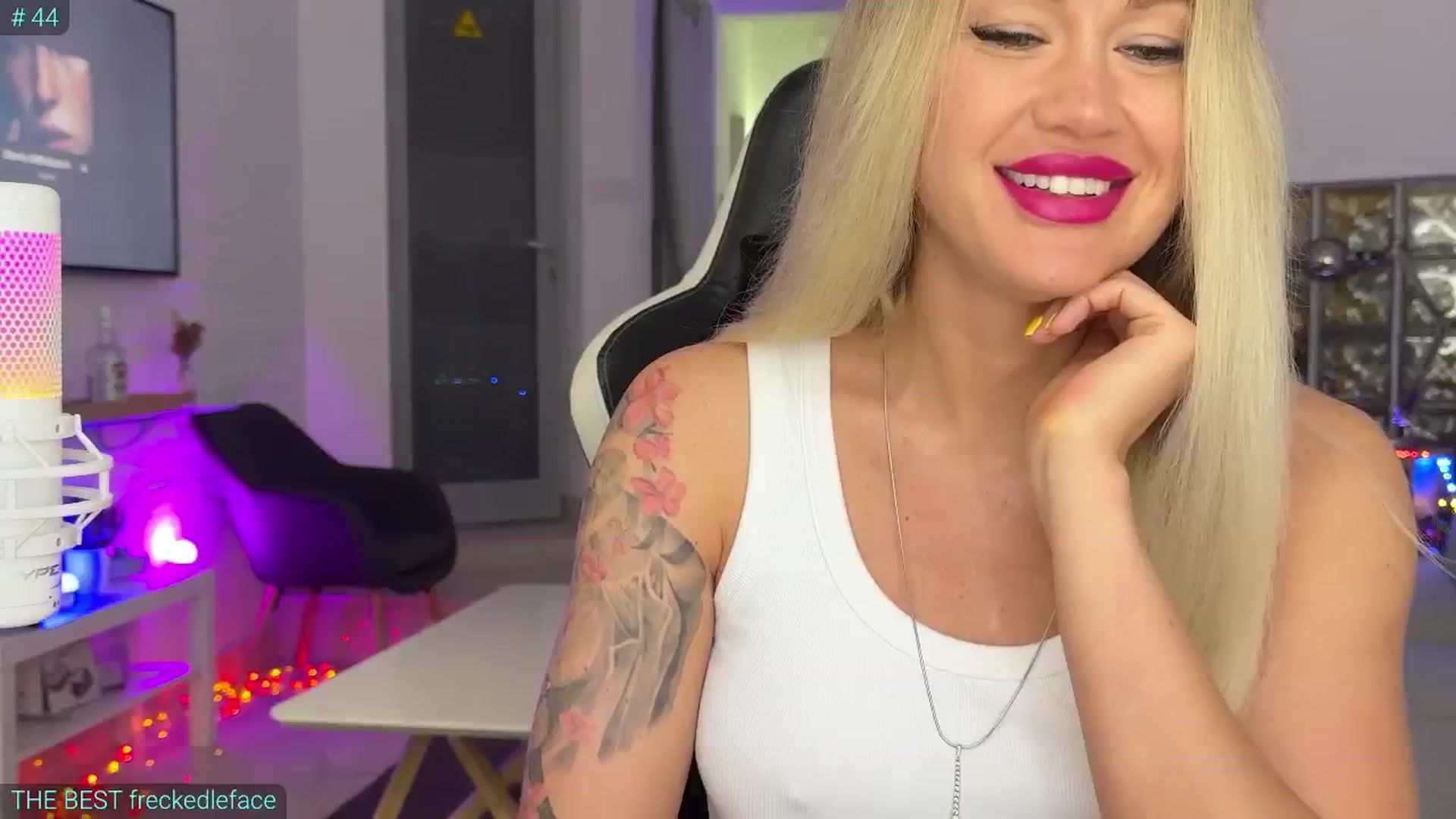 Gallery image thumbnail from AlexiAngel's myfreecams stream on, 08/01/2025, 06:49 image 5 of 20