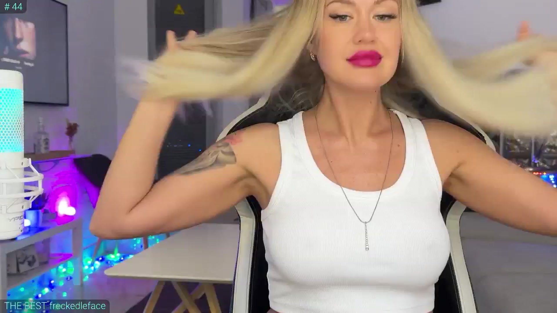 Gallery image thumbnail from AlexiAngel's myfreecams stream on, 08/01/2025, 06:49 image 15 of 20