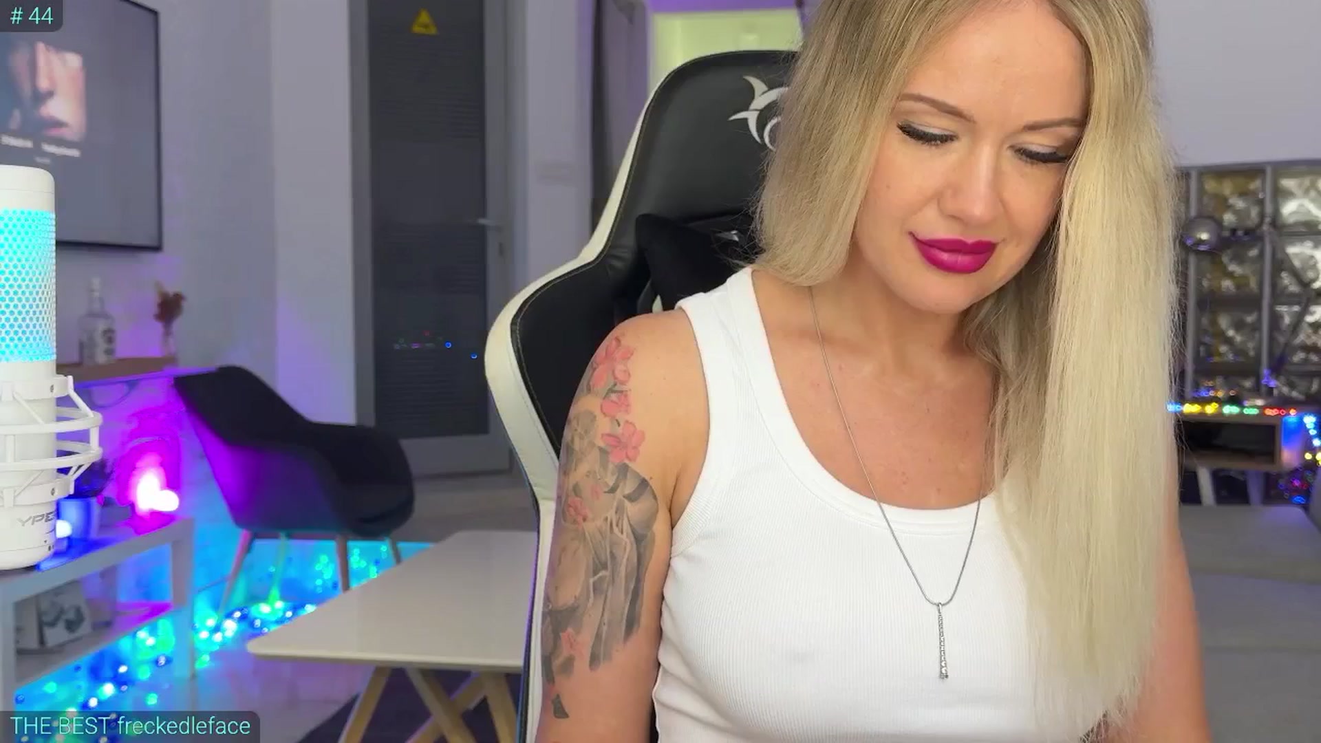 Gallery image thumbnail from AlexiAngel's myfreecams stream on, 08/01/2025, 06:49 image 8 of 20