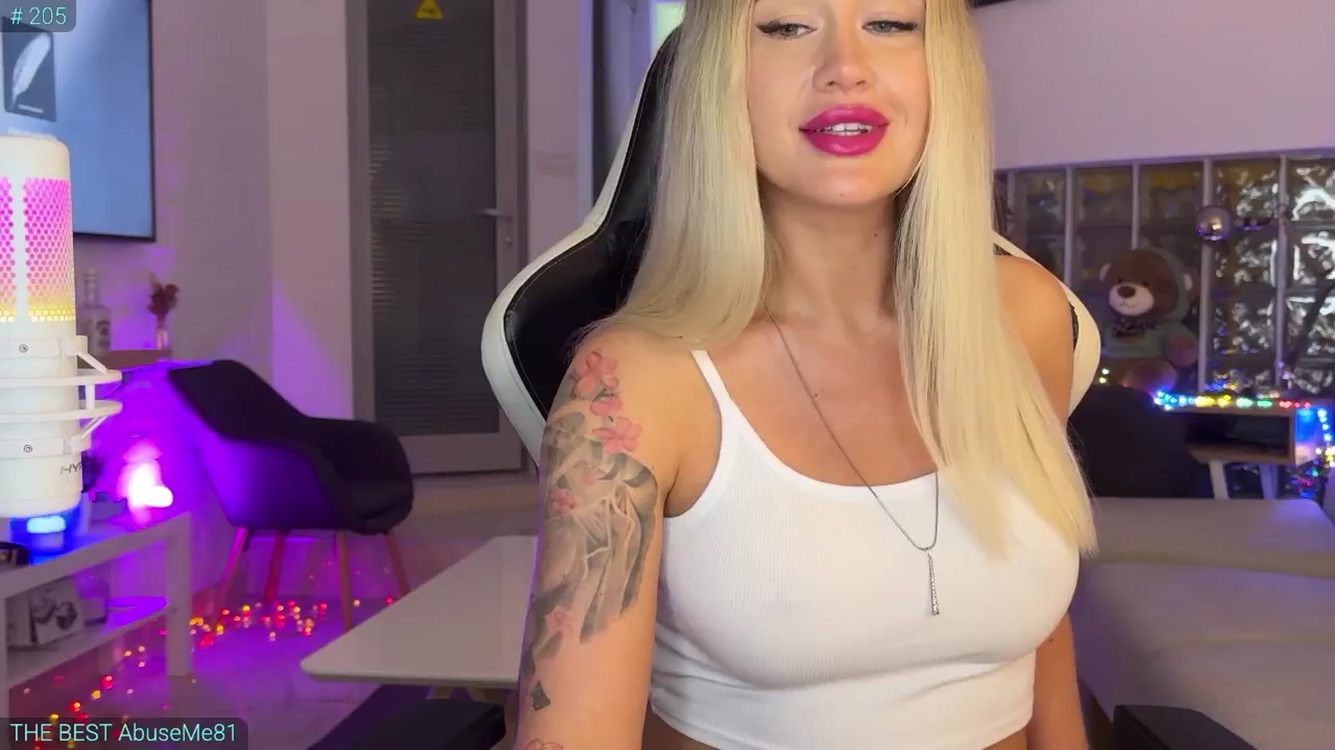 Gallery image thumbnail from AlexiAngel's myfreecams stream on, 08/03/2025, 18:24 image 8 of 20
