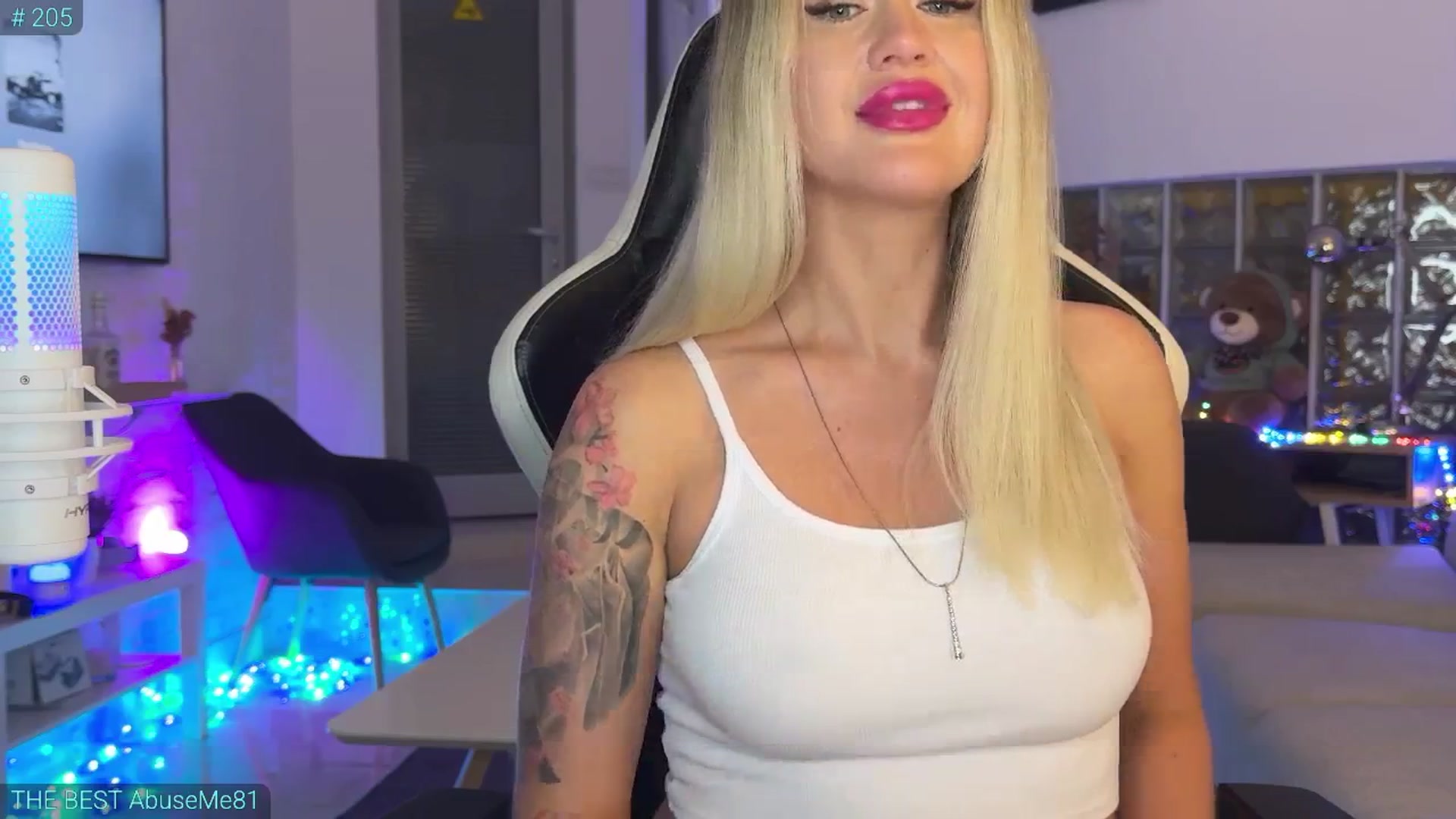 Gallery image thumbnail from AlexiAngel's myfreecams stream on, 08/03/2025, 18:24 image 16 of 20