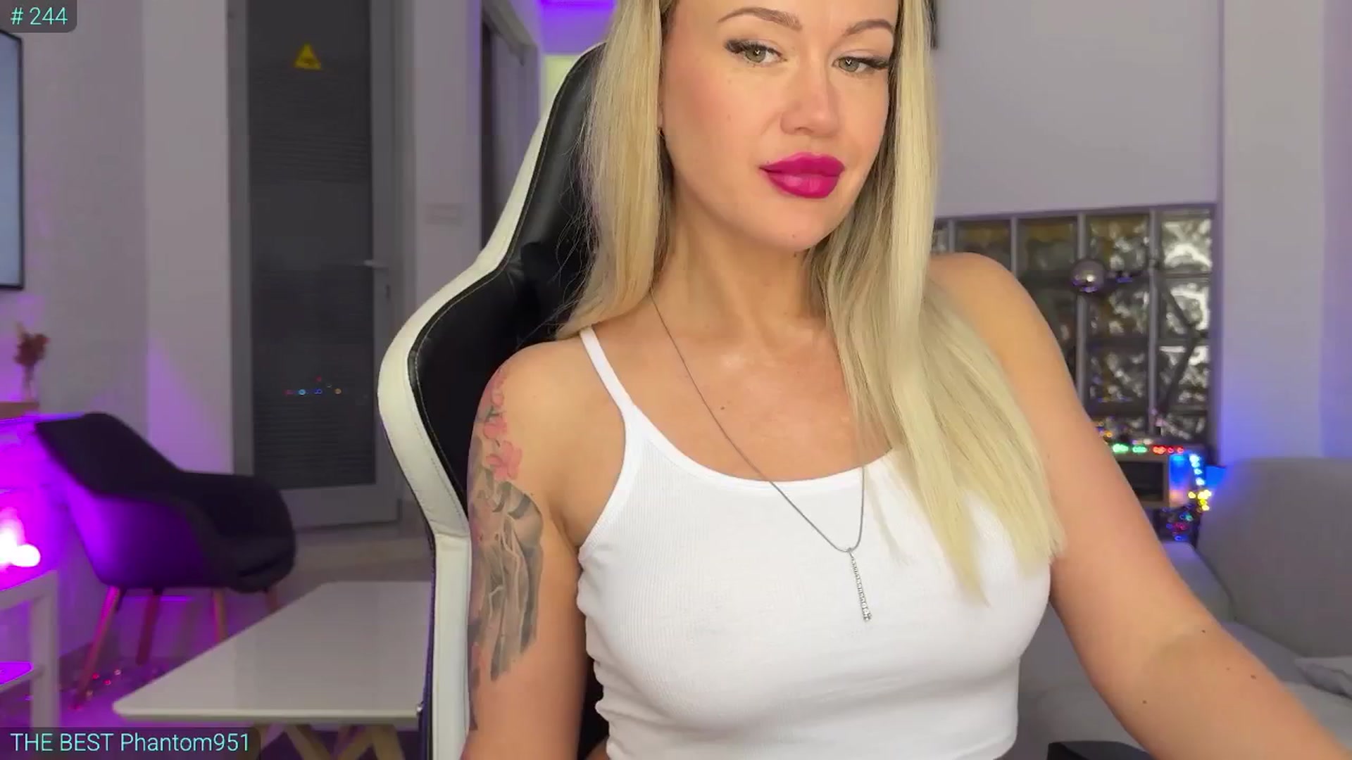 Gallery image thumbnail from AlexiAngel's myfreecams stream on, 08/04/2025, 07:00 image 5 of 20