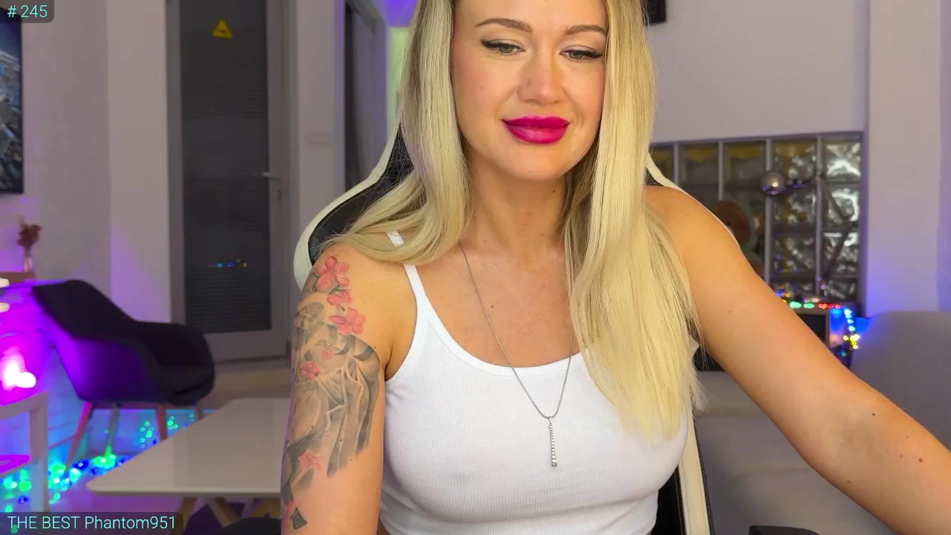 Gallery image thumbnail from AlexiAngel's myfreecams stream on, 08/04/2025, 07:00 image 12 of 20