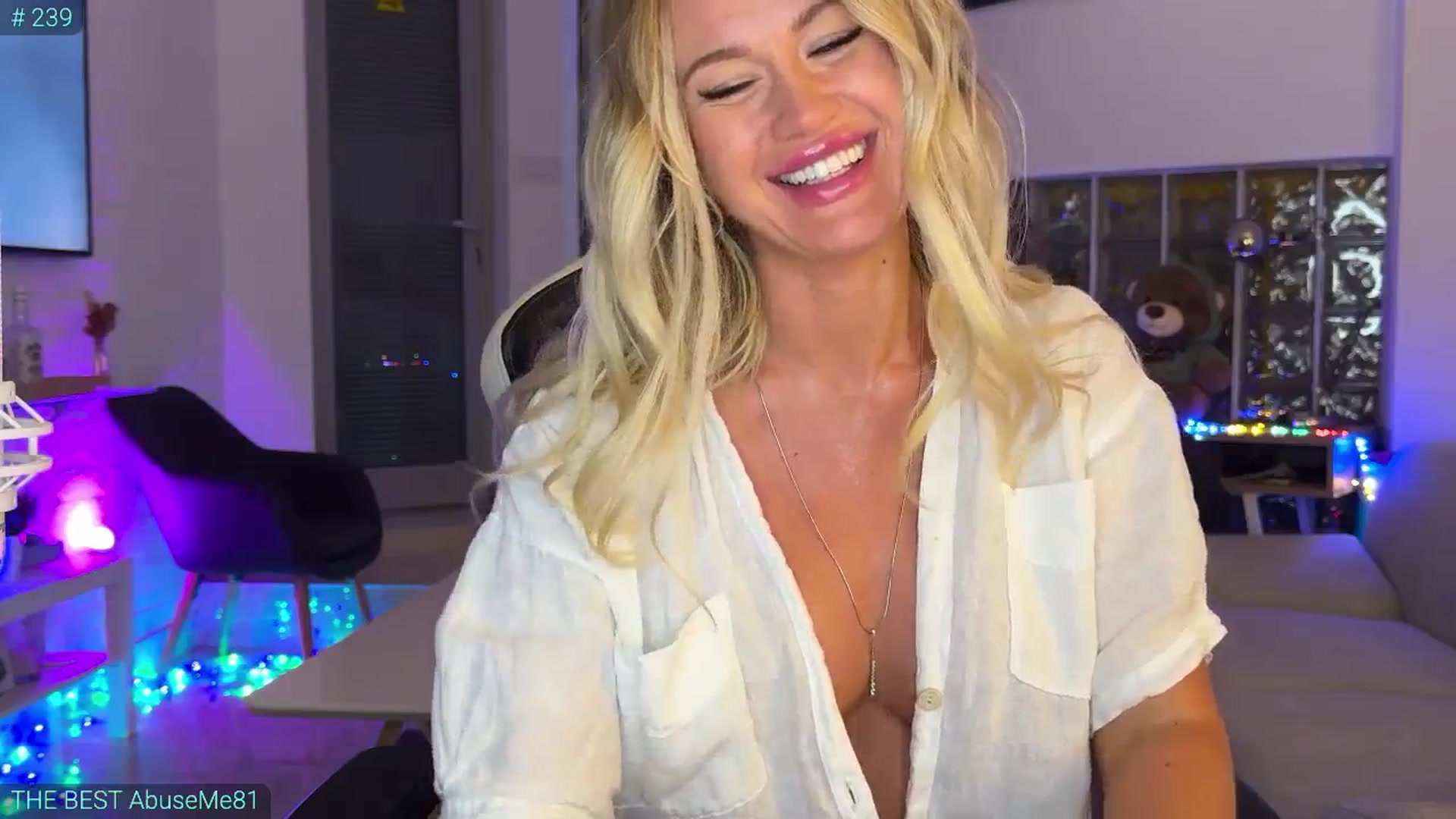 Gallery image thumbnail from AlexiAngel's myfreecams stream on, 08/08/2025, 18:24 image 18 of 20