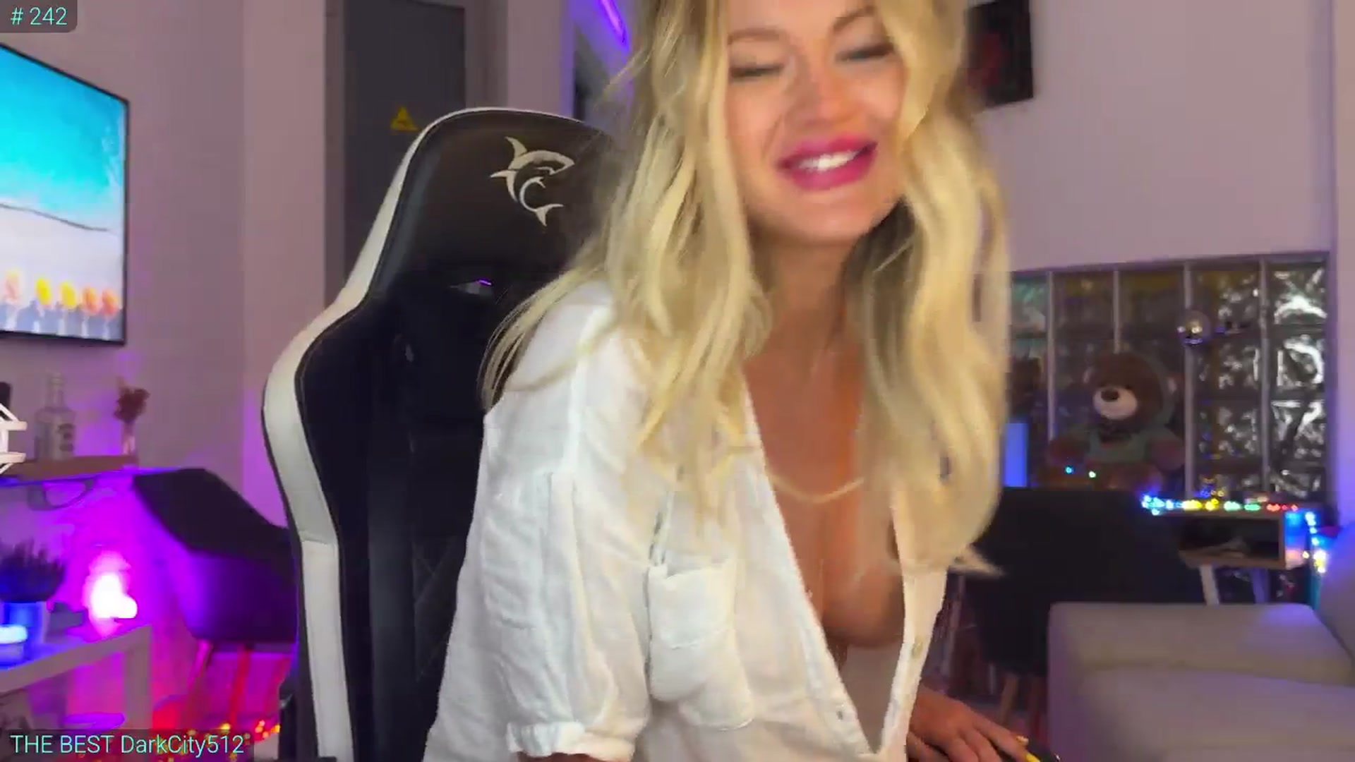 Gallery image thumbnail from AlexiAngel's myfreecams stream on, 08/09/2025, 17:38 image 4 of 20