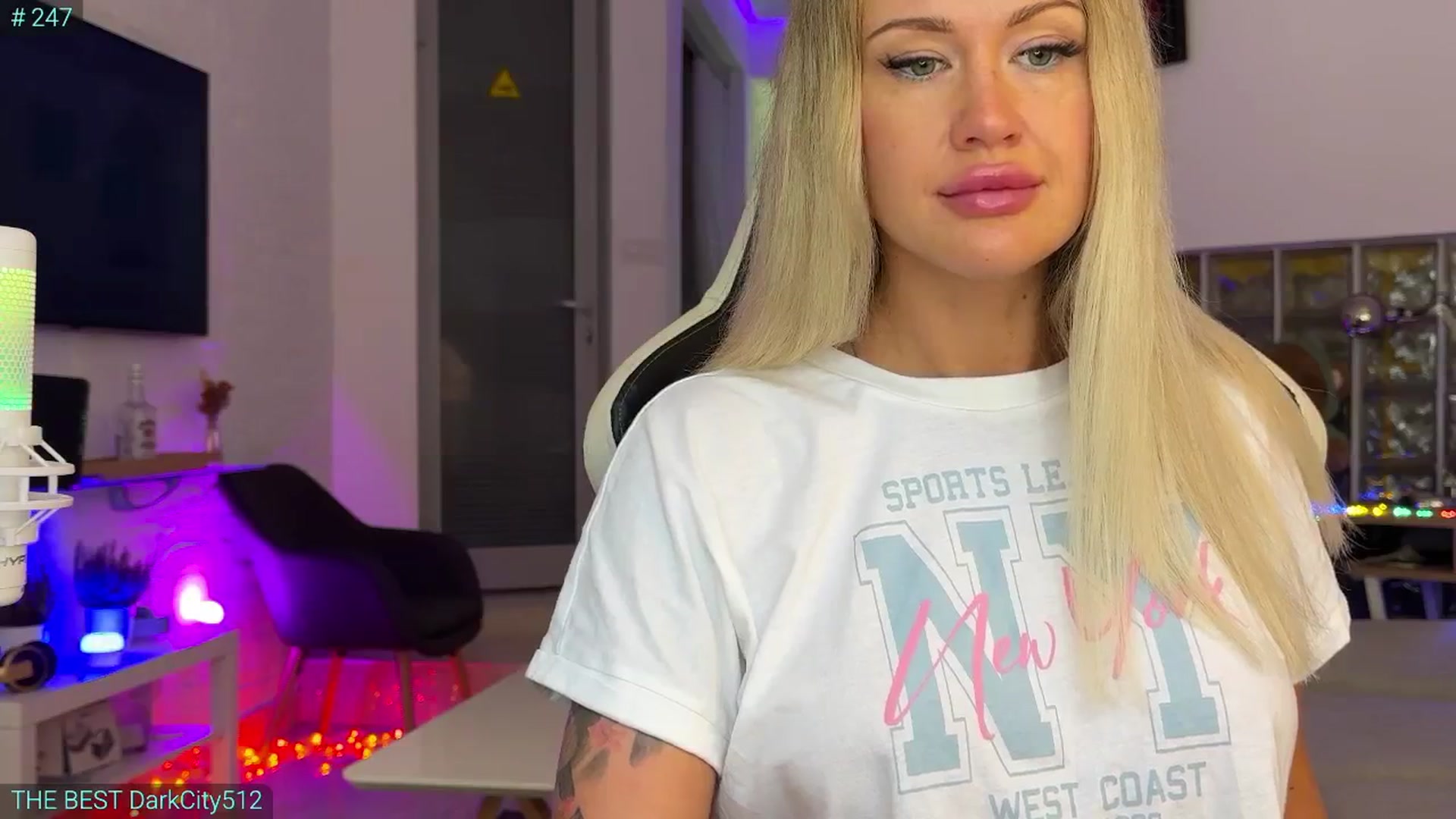 Gallery image thumbnail from AlexiAngel's myfreecams stream on, 08/11/2025, 06:31 image 15 of 20
