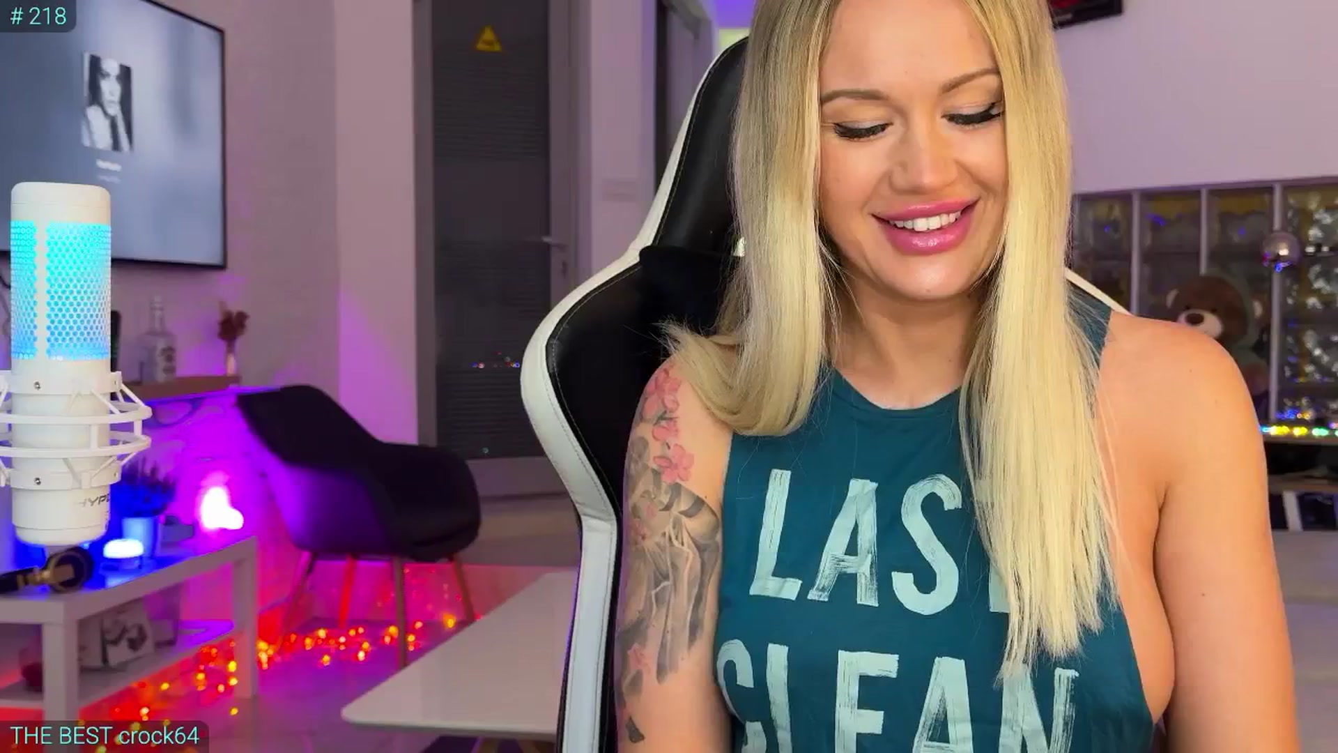 Gallery image thumbnail from AlexiAngel's myfreecams stream on, 08/15/2025, 16:06 image 4 of 20