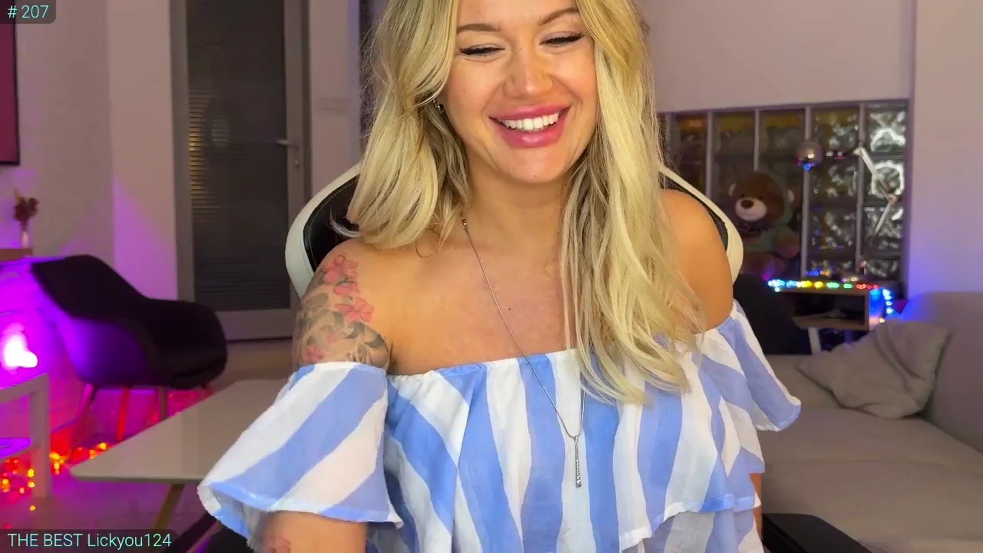Gallery image thumbnail from AlexiAngel's myfreecams stream on, 08/20/2025, 18:09 image 7 of 20
