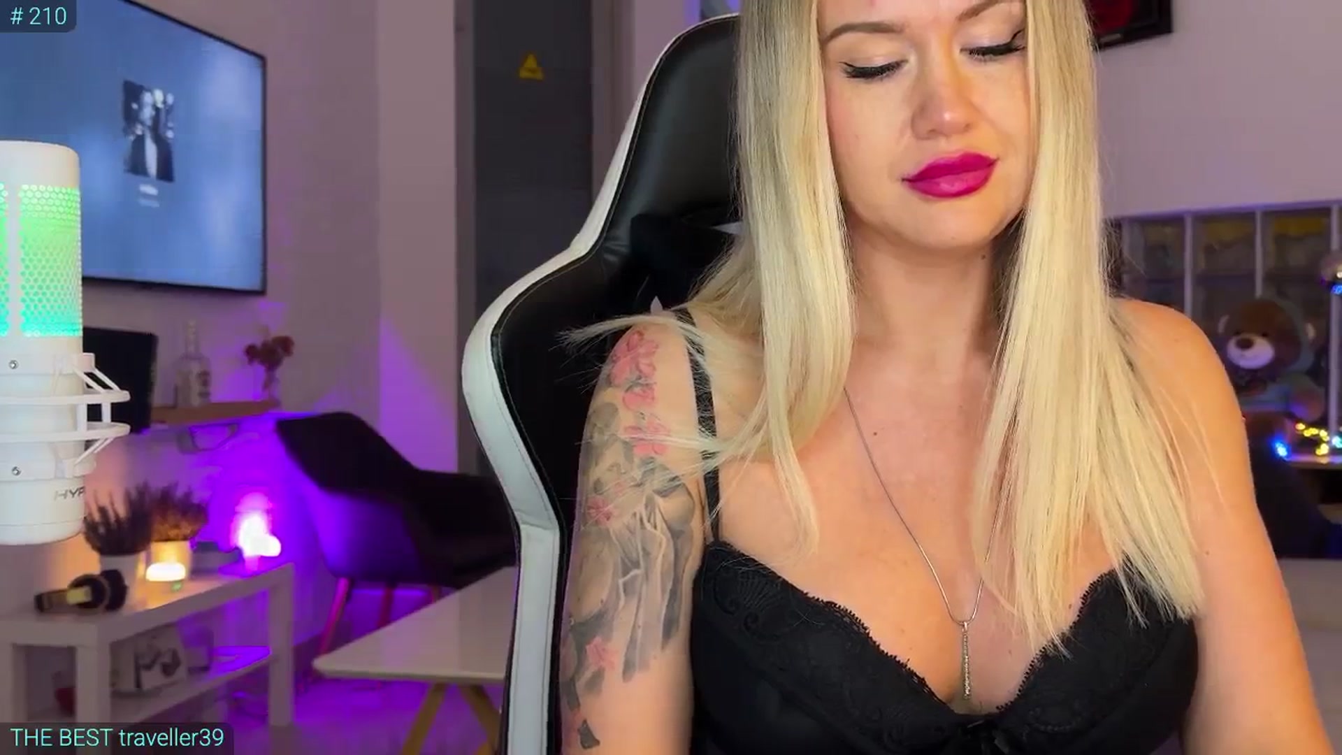 Gallery image thumbnail from AlexiAngel's myfreecams stream on, 08/22/2025, 17:49 image 8 of 20