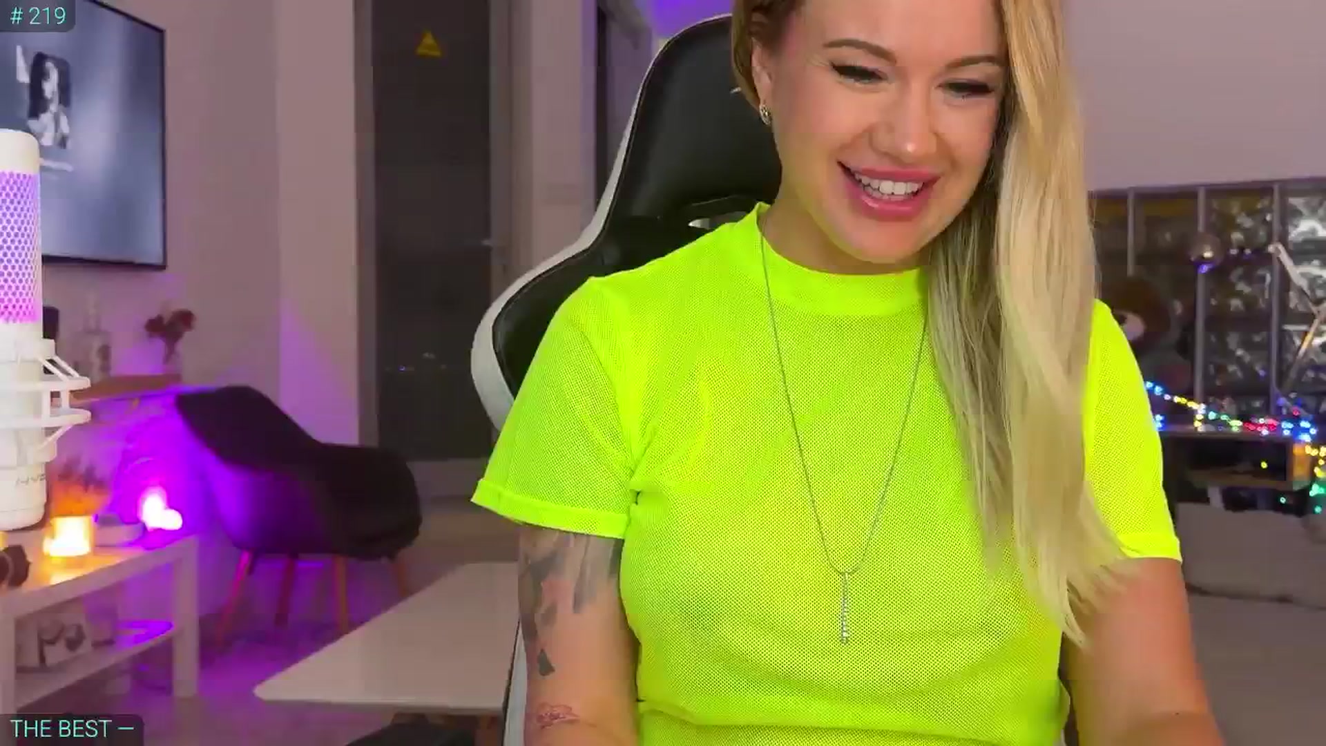 Gallery image thumbnail from AlexiAngel's myfreecams stream on, 08/23/2025, 15:40 image 5 of 20
