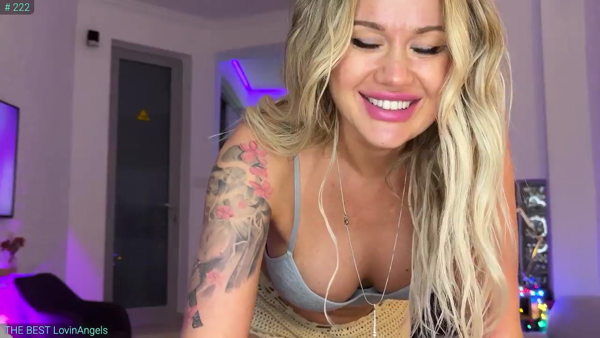 Gallery image thumbnail from AlexiAngel's myfreecams stream on, 08/24/2025, 17:59 image 3 of 20