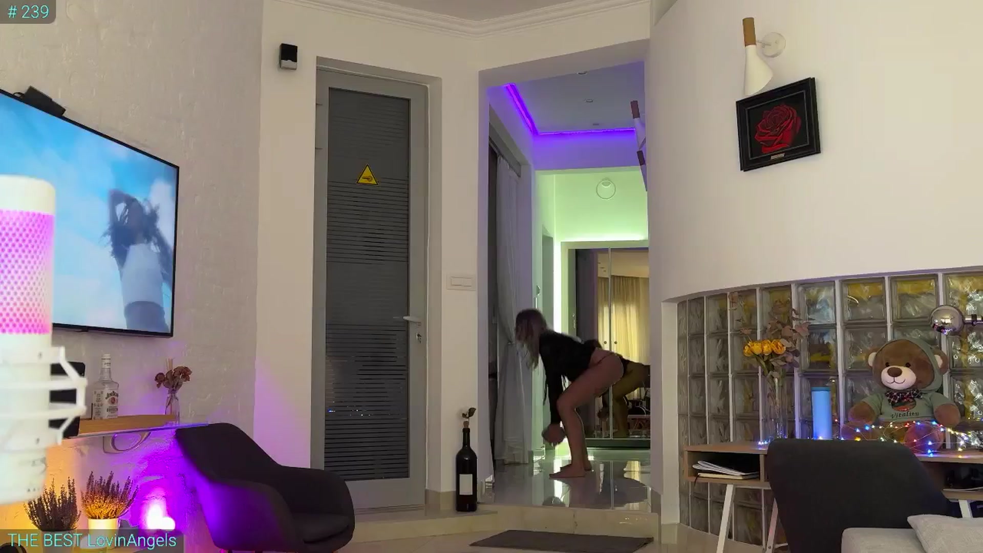 Gallery image thumbnail from AlexiAngel's myfreecams stream on, 08/28/2025, 07:12 image 12 of 20